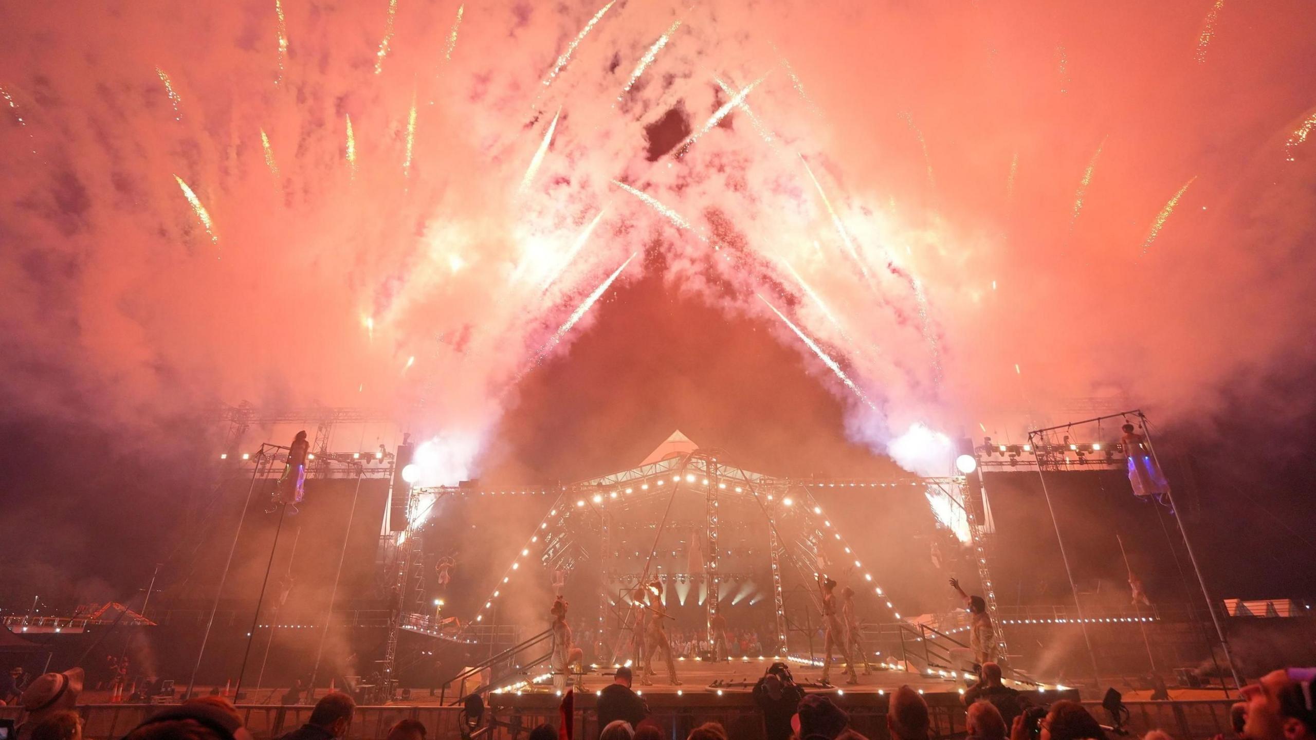 2560x1440 Day one of Glastonbury Festival 2025 in picture