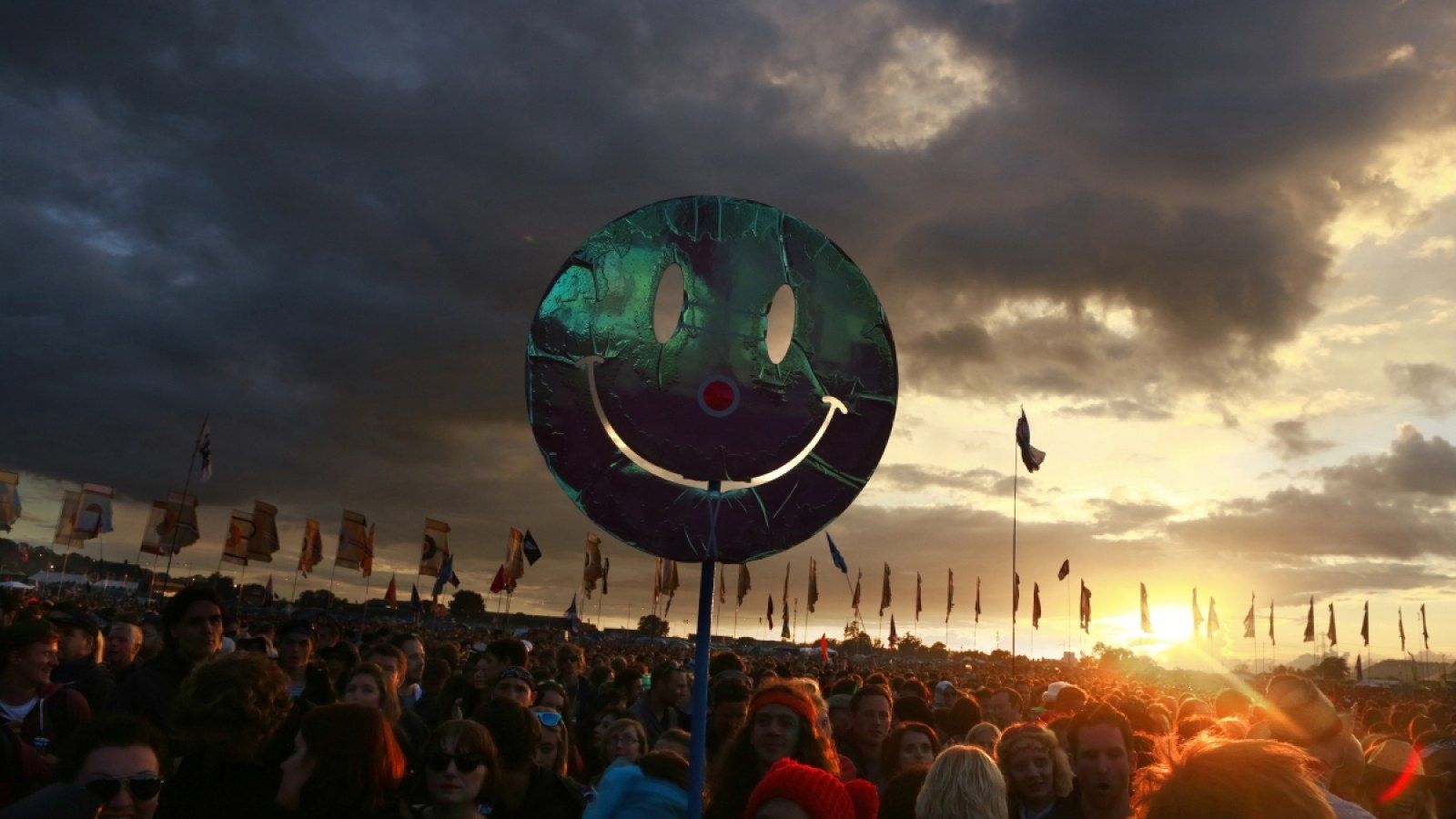 1600x900 Glastonbury 2014: Best Picture From Another Memorable Weekend