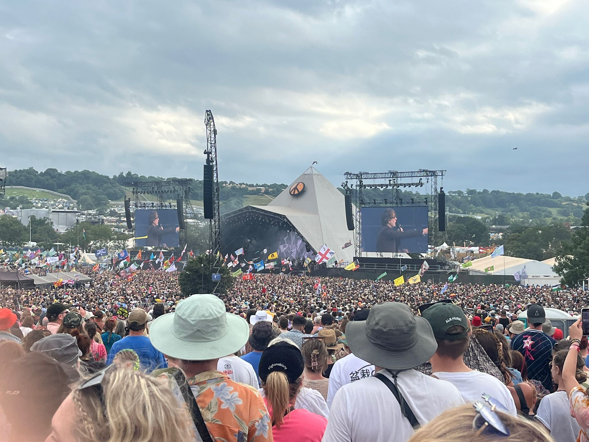 2048x1536 Pulp set with Red Arrows at Glastonbury Festival reviewed. Somerset County Gazette