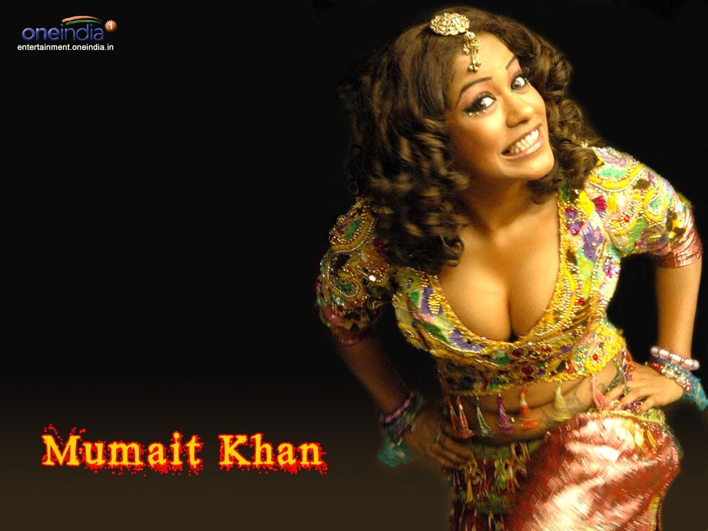 1024x768 Mumait Khan