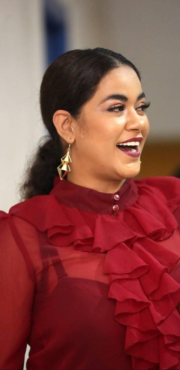 624x1280 Mumaith Khan Wallpaper