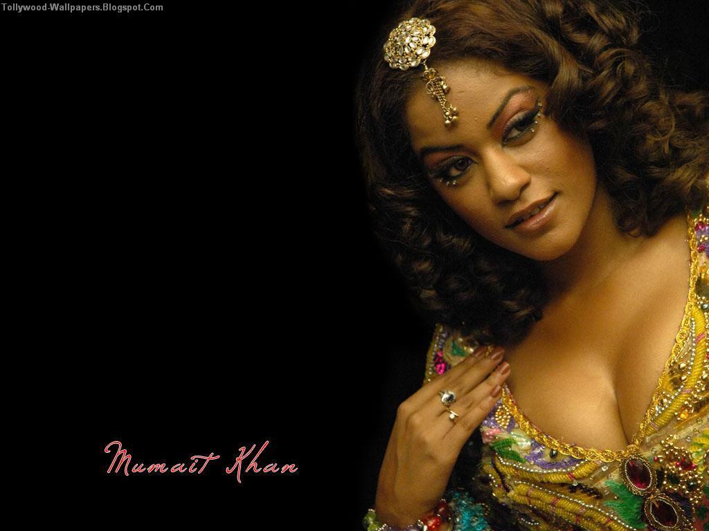 1024x768 Mumaith Khan Wallpaper