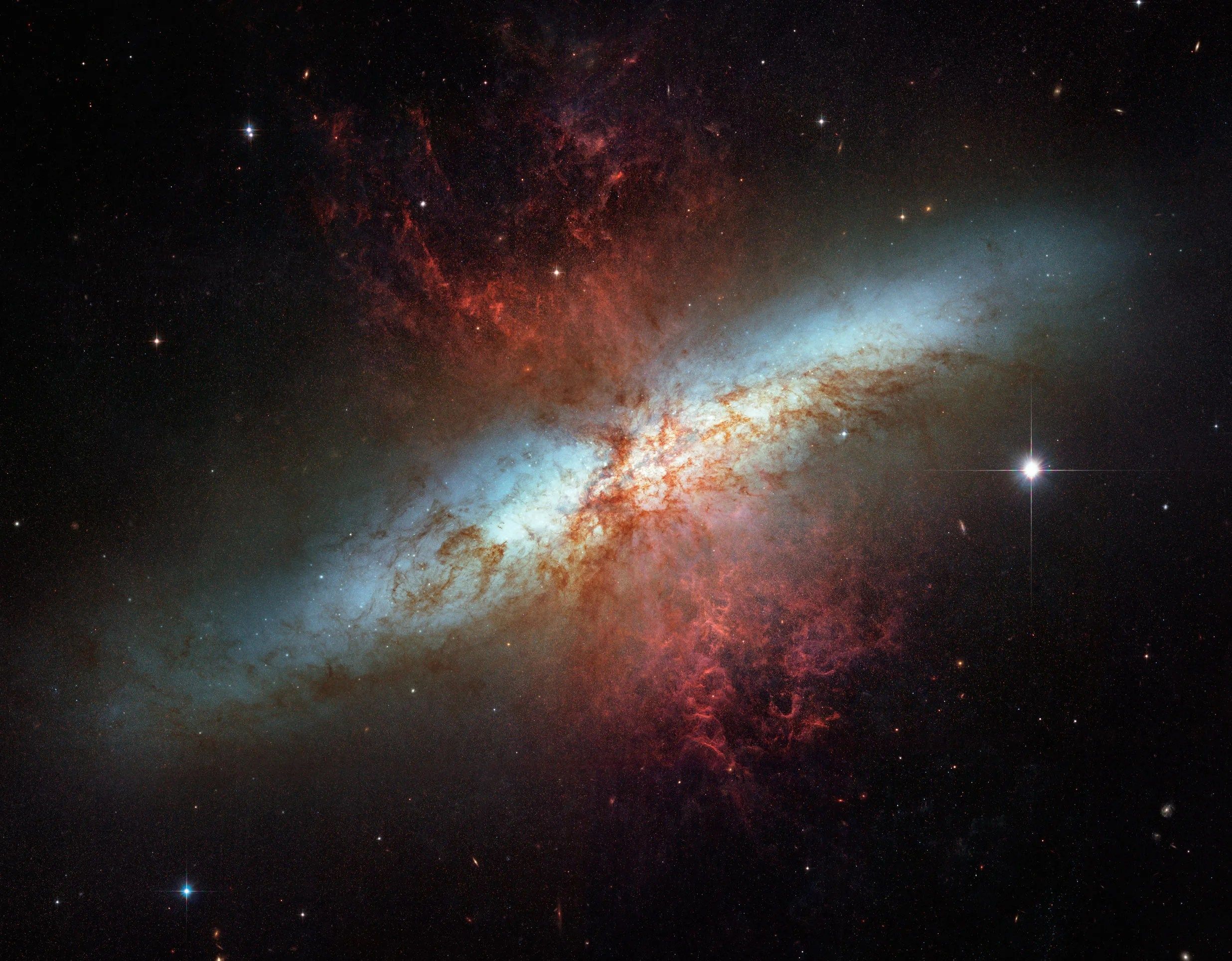 2472x1928 Messier 82 (The Cigar Galaxy)