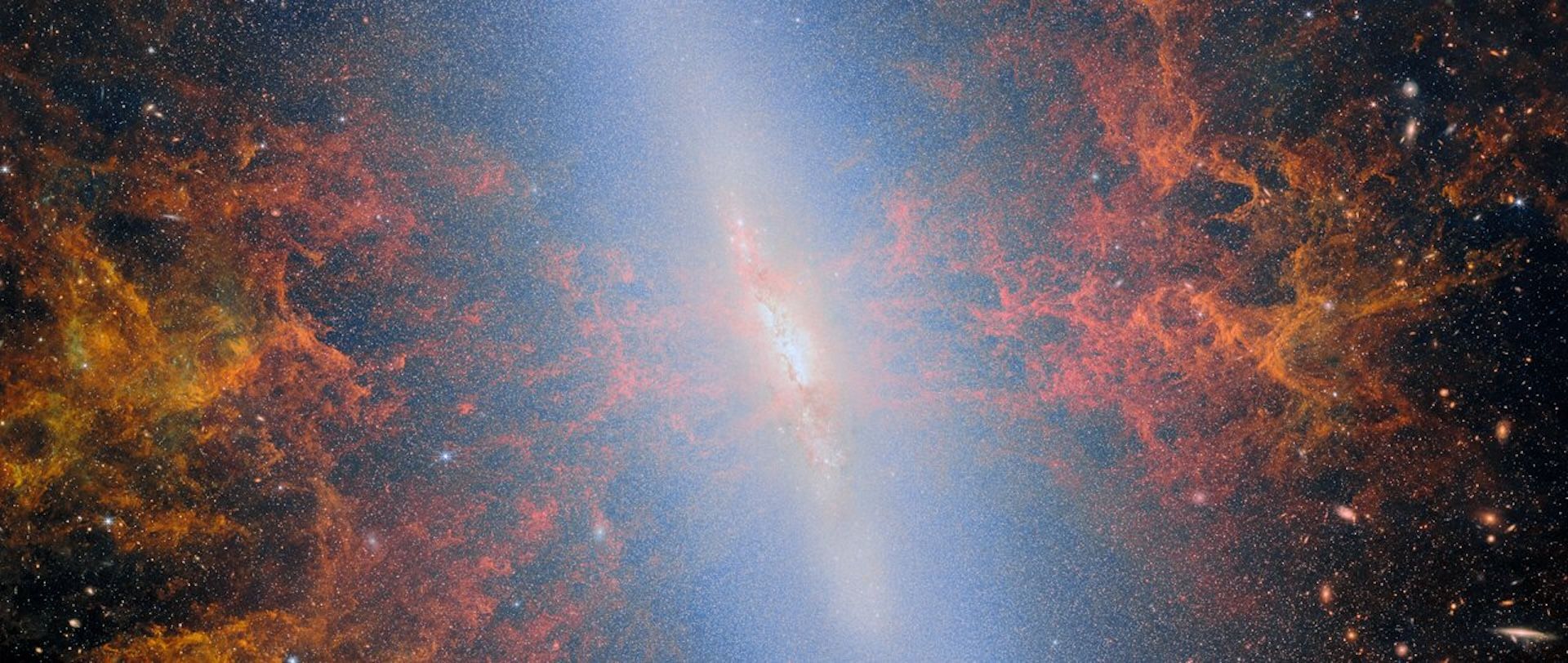 1920x812 James Webb telescope reveals the blazing heart of an iconic galaxy