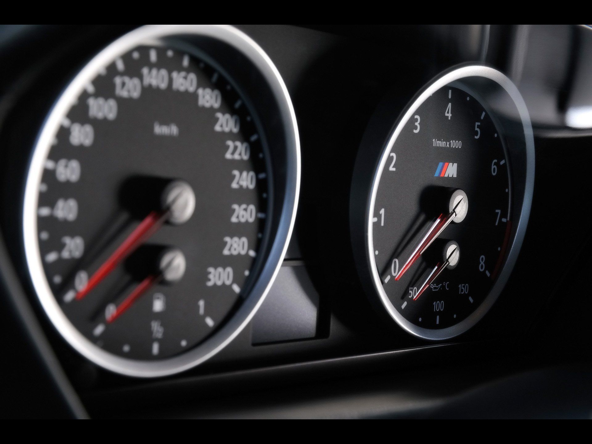 1920x1440 BMW M Series Precision: Iconic Speedometer HD Wallpaperx1440