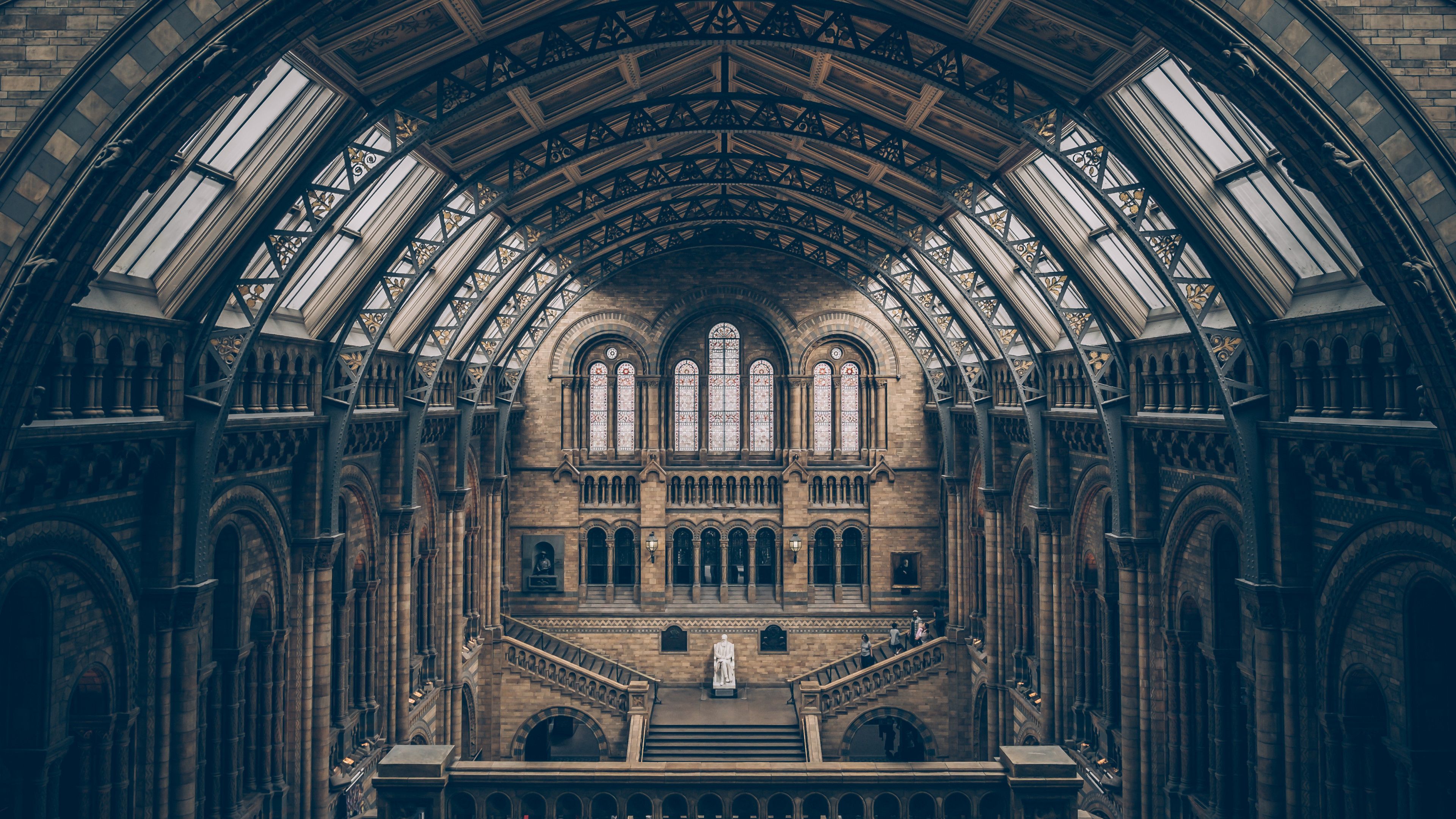 3840x2160 Gothic Architecture Wallpaper