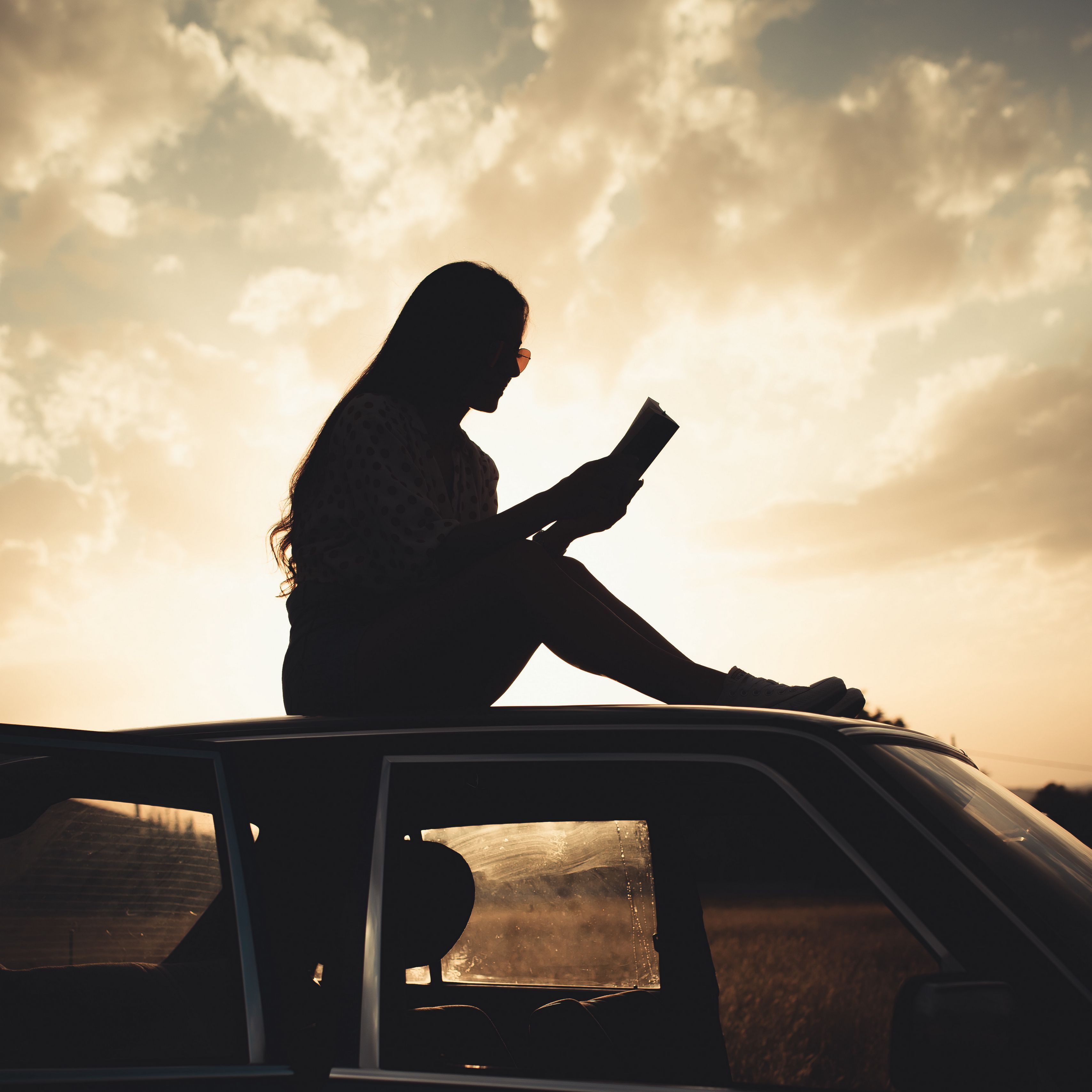 3415x3415 Download wallpaper 3415x3415 girl, reading, books, silhouette, car ipad pro 12.9 retina for parallax HD background