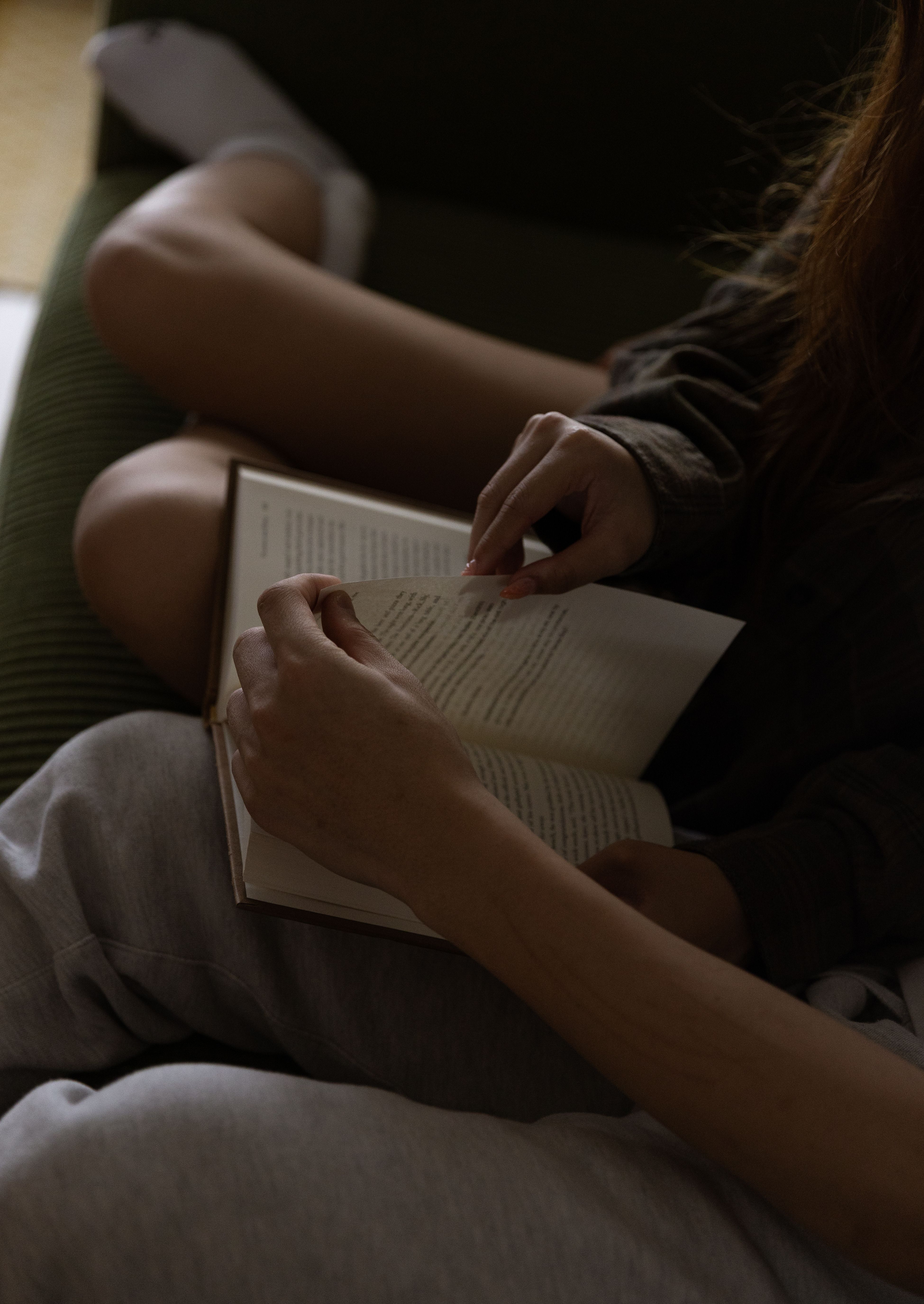 3899x5500 Young Woman Reading Book with Man · Free