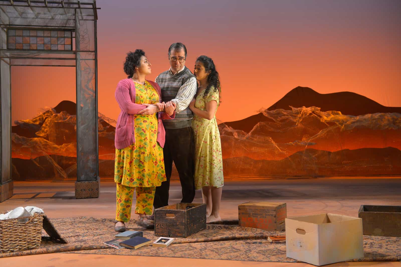 1600x1065 A Thousand Splendid Suns' breaks hearts in spite of its flaws