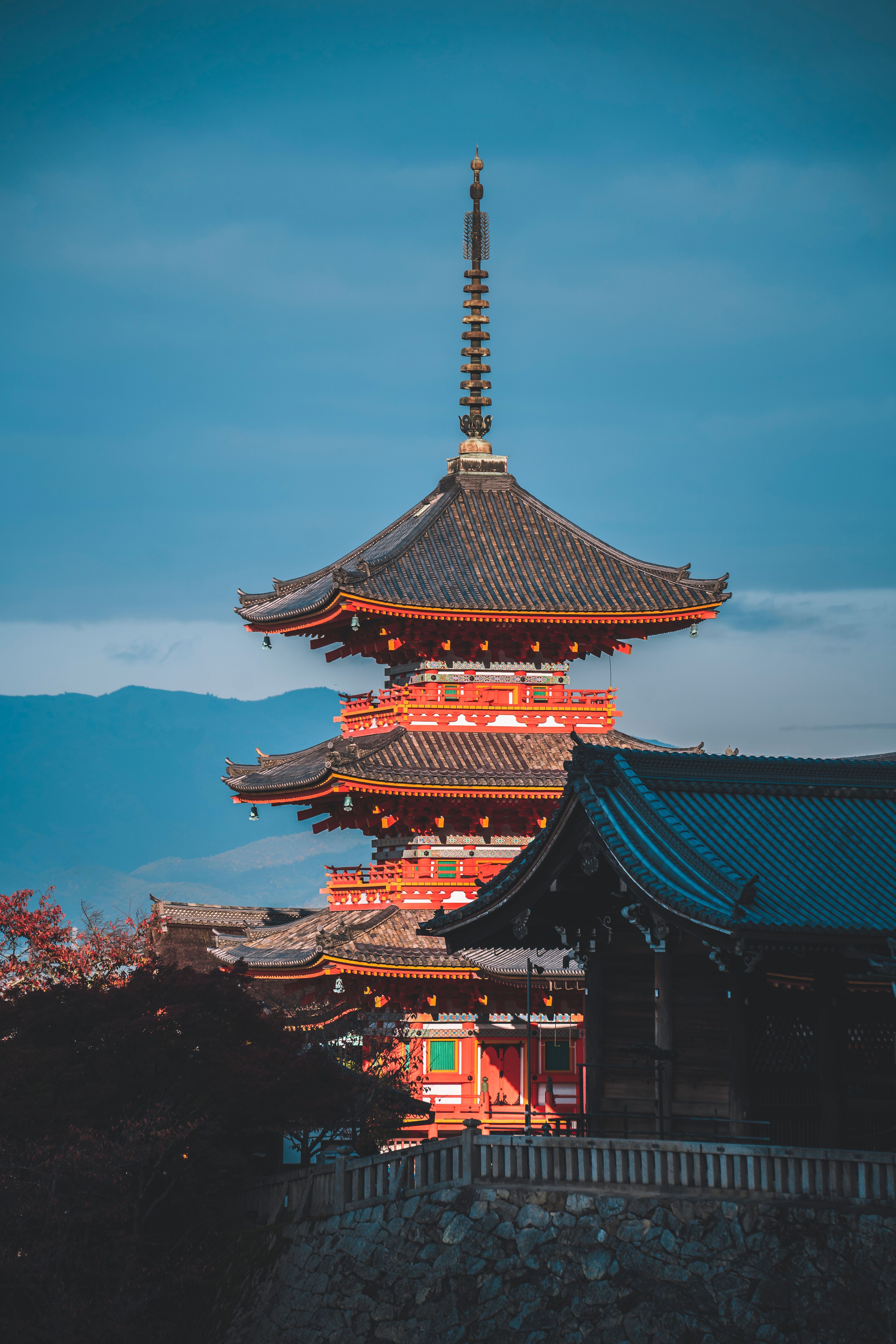 4000x6000 Buddhist Temple in Japan · Free