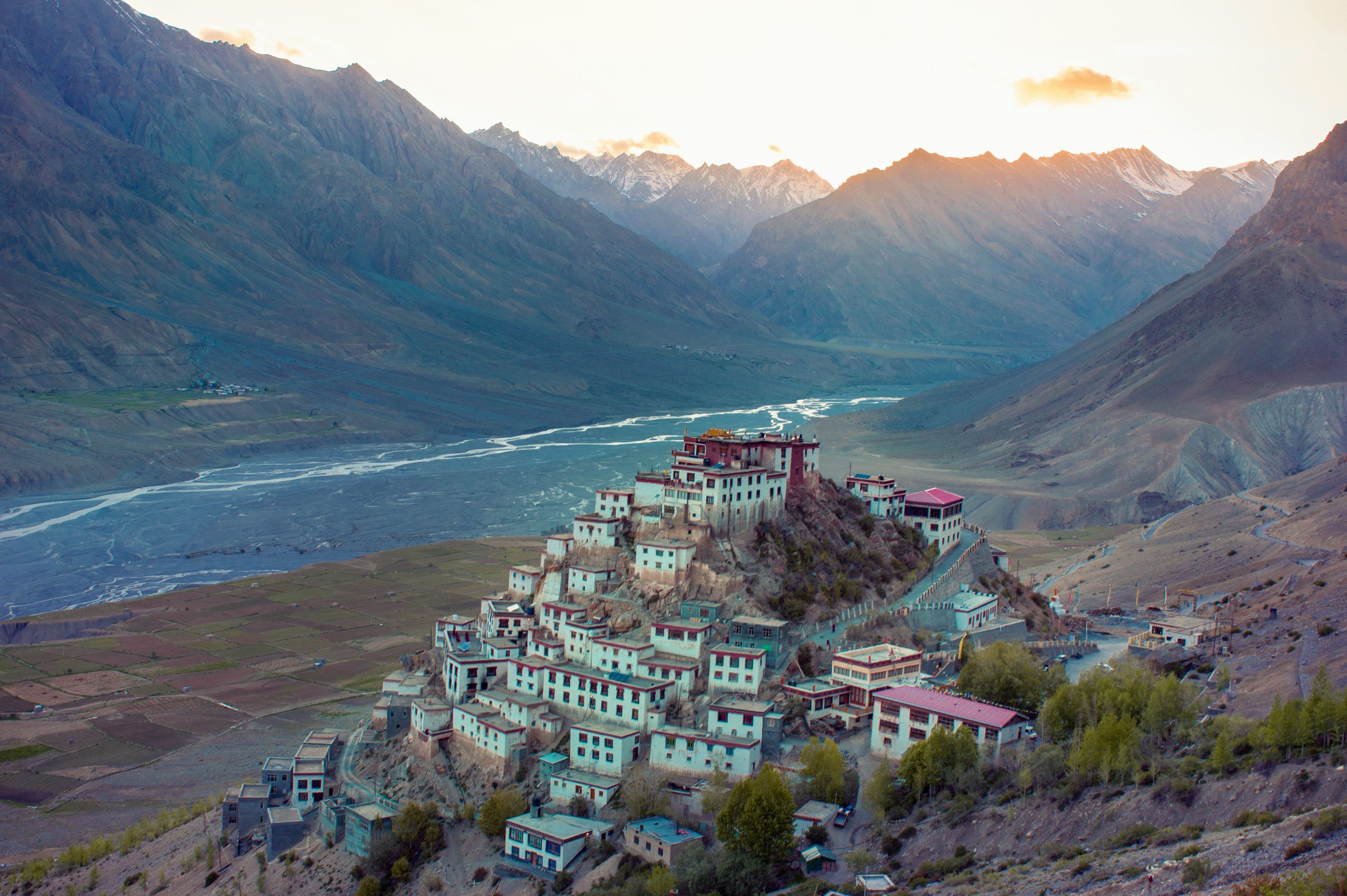 3000x1997 Key Monastery Picture. Download Free Image