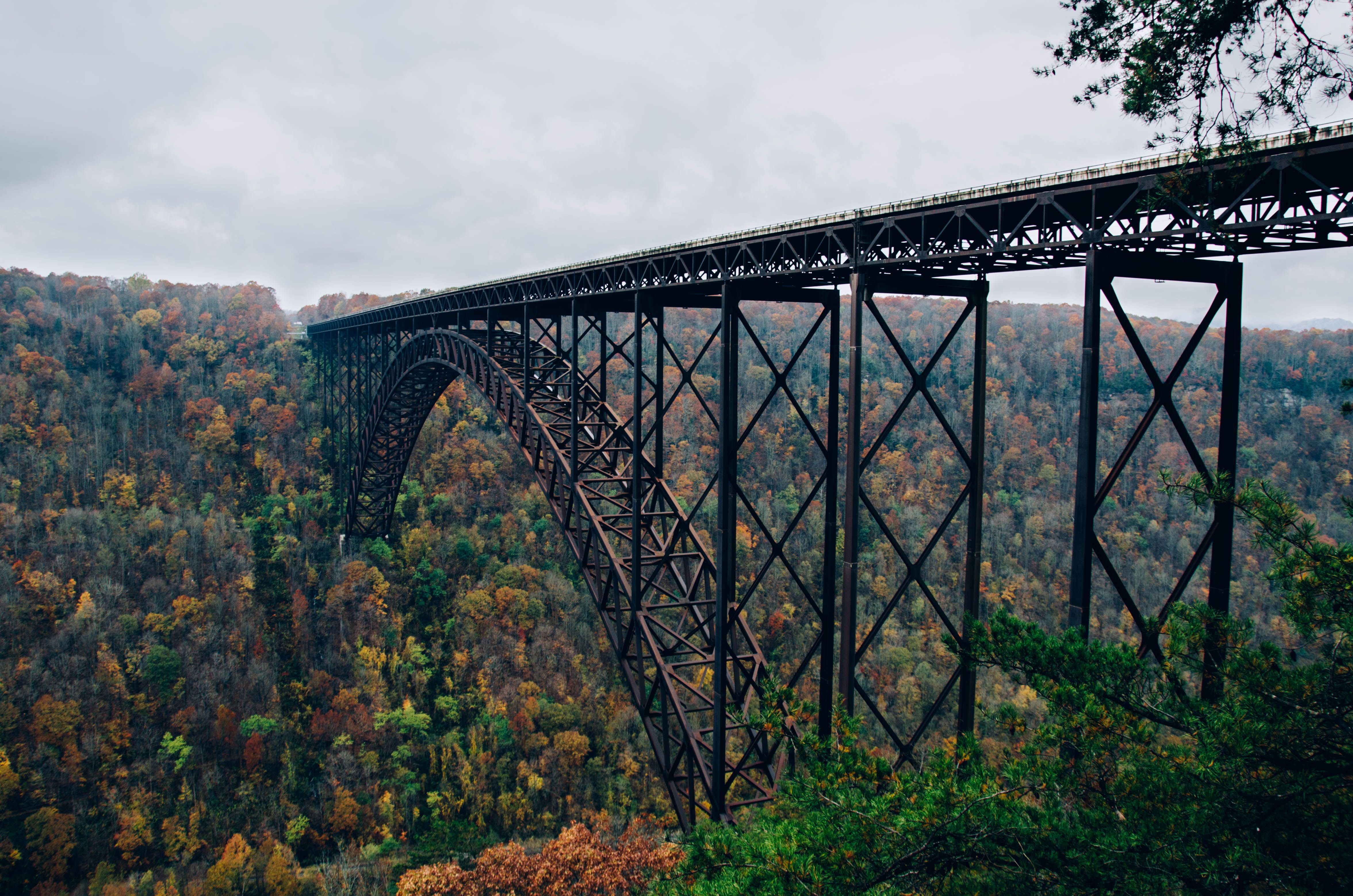 4705x3116 Old steel bridge