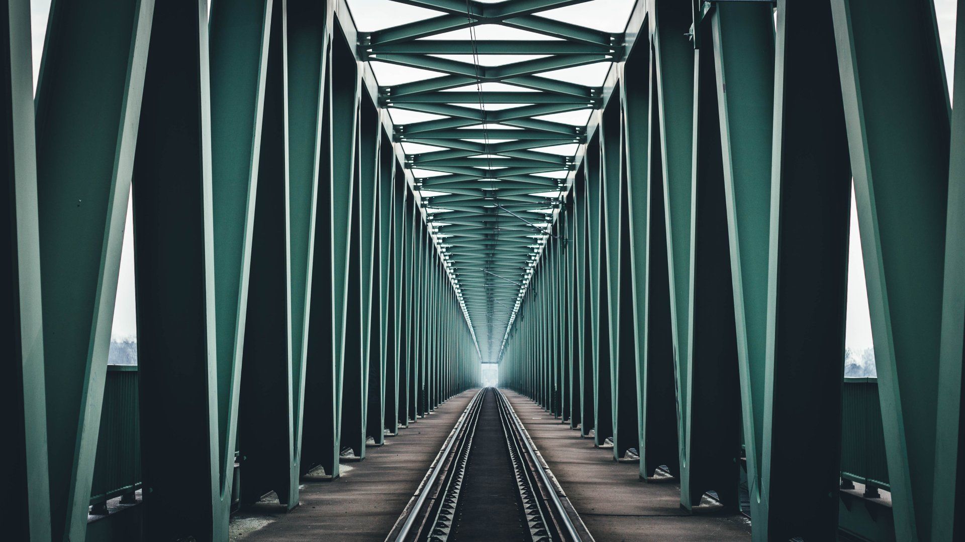 1920x1080 Endless Tracks