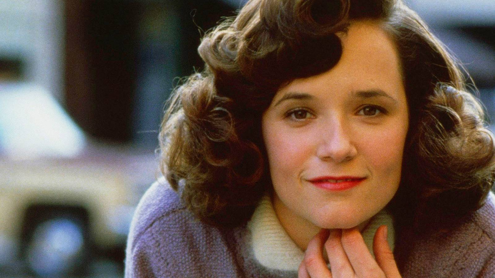 1600x900 Back To The Future's Lorraine Actor Revisits Iconic Location In Cheeky Photo