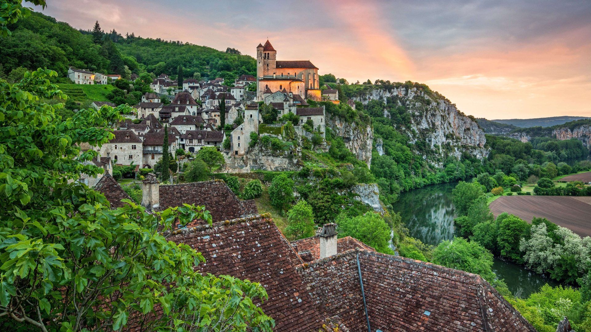 1920x1080 Sunlit French Hilltop Castle Village