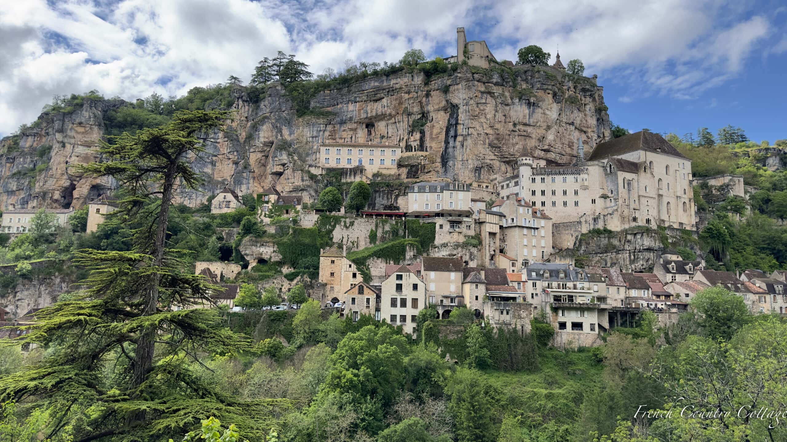 2560x1440 A Beautiful Village Rocamadour, France Country Cottage