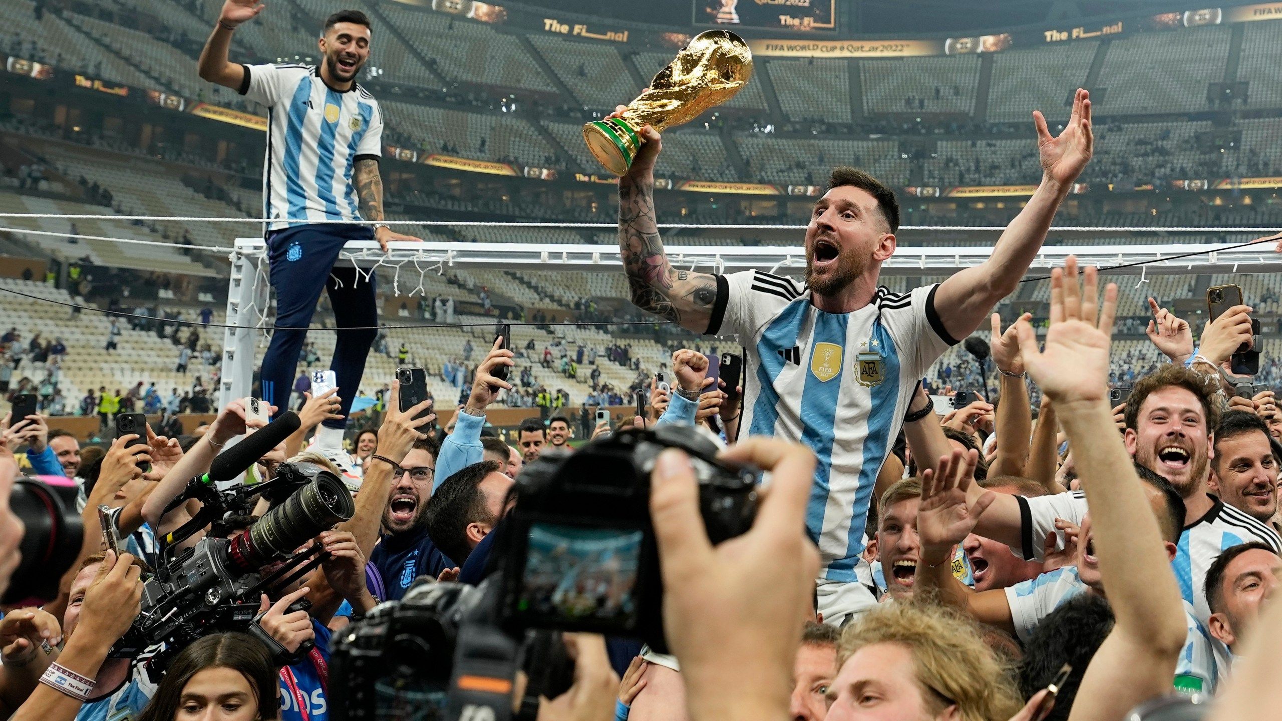 2560x1440 Messi plans to play on for Argentina after World Cup win