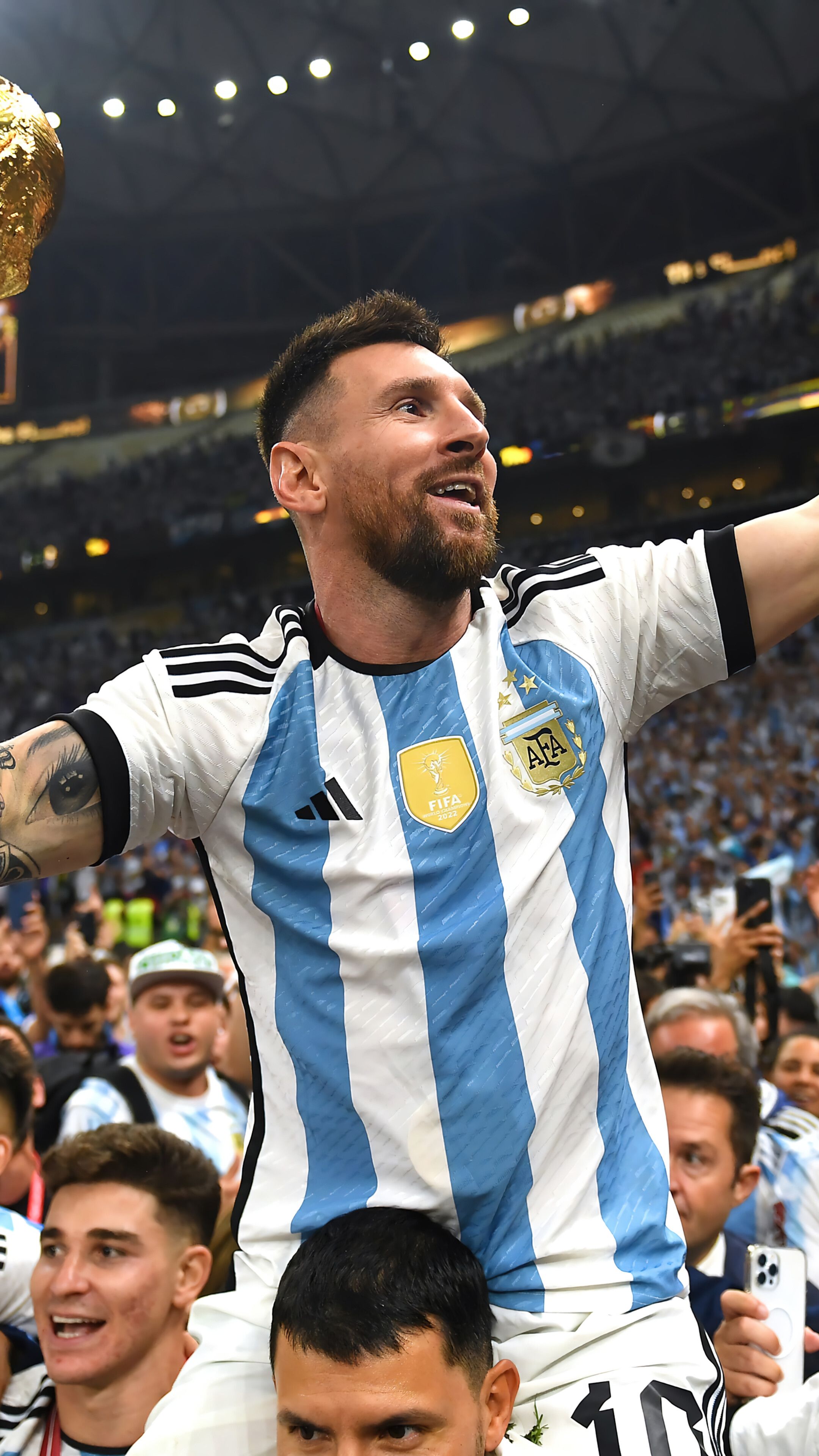 2160x3840 Messi World Cup 2022 Wallpaper