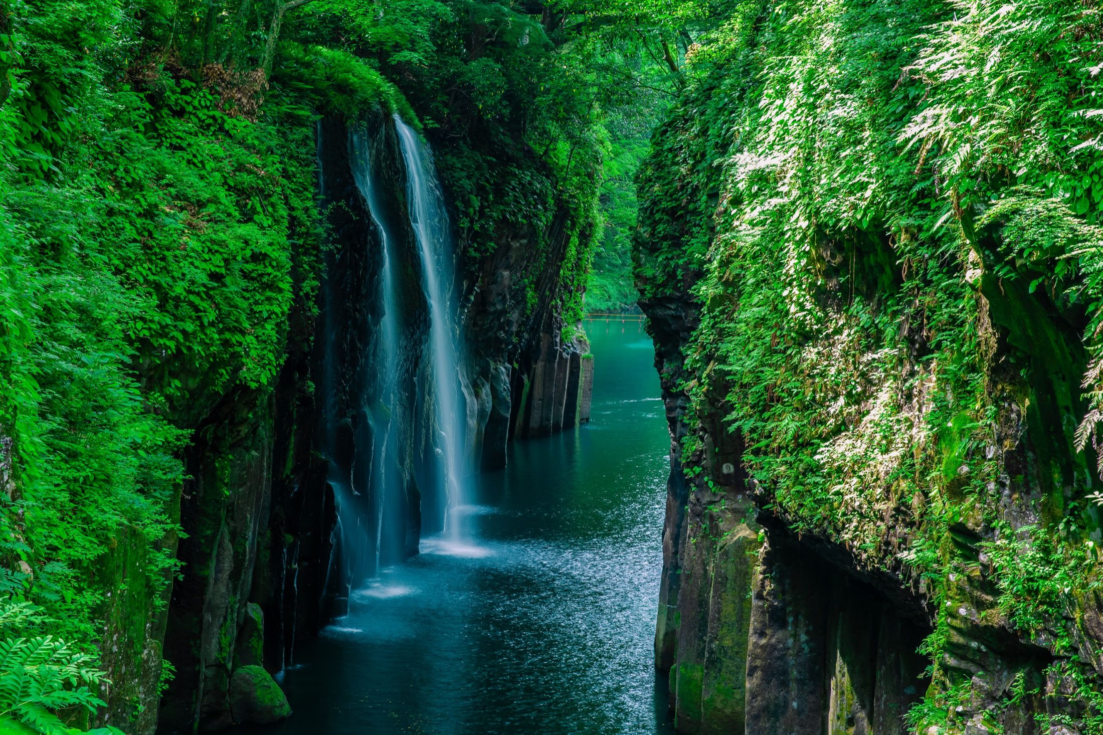 2200x1466 Takachiho Gorge: The Boat to Manai Falls, Miyazaki