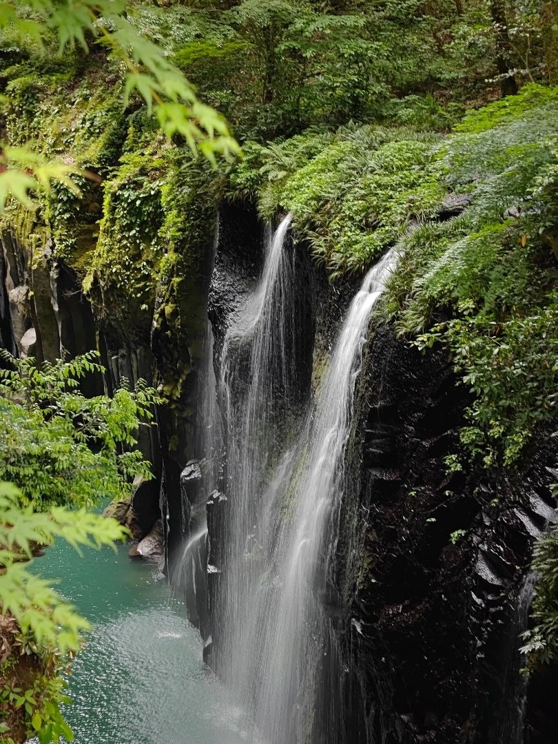 810x1080 Rowing Through Myth & Nature: A Guide to Takachiho Gorge, Miyazaki