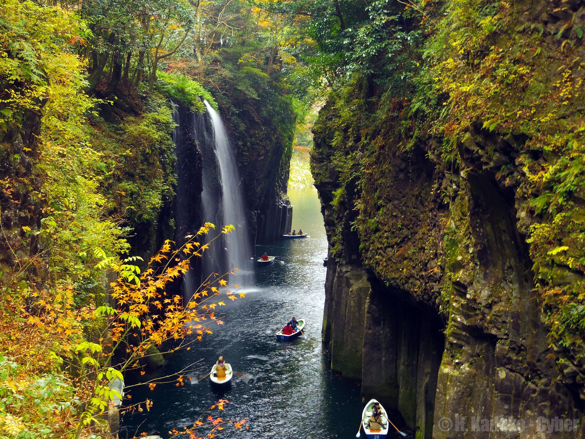 2048x1536 Things to Do in Takachiho in 2026