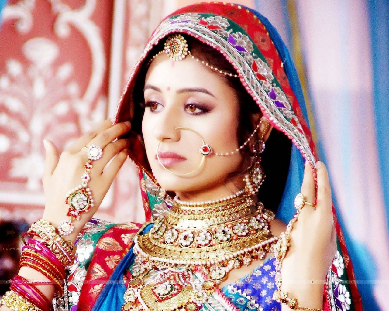 1280x1024 FREE ALL HD WALLPAPERS DOWNLOAD: Most Famous Paridhi Sharma Wallpaper Free Download