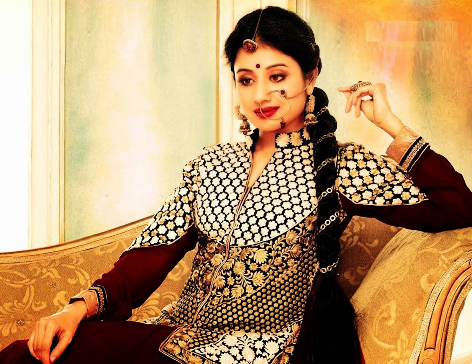 1600x1234 FREE ALL HD WALLPAPERS DOWNLOAD: Beautiful Paridhi Sharma Wallpaper