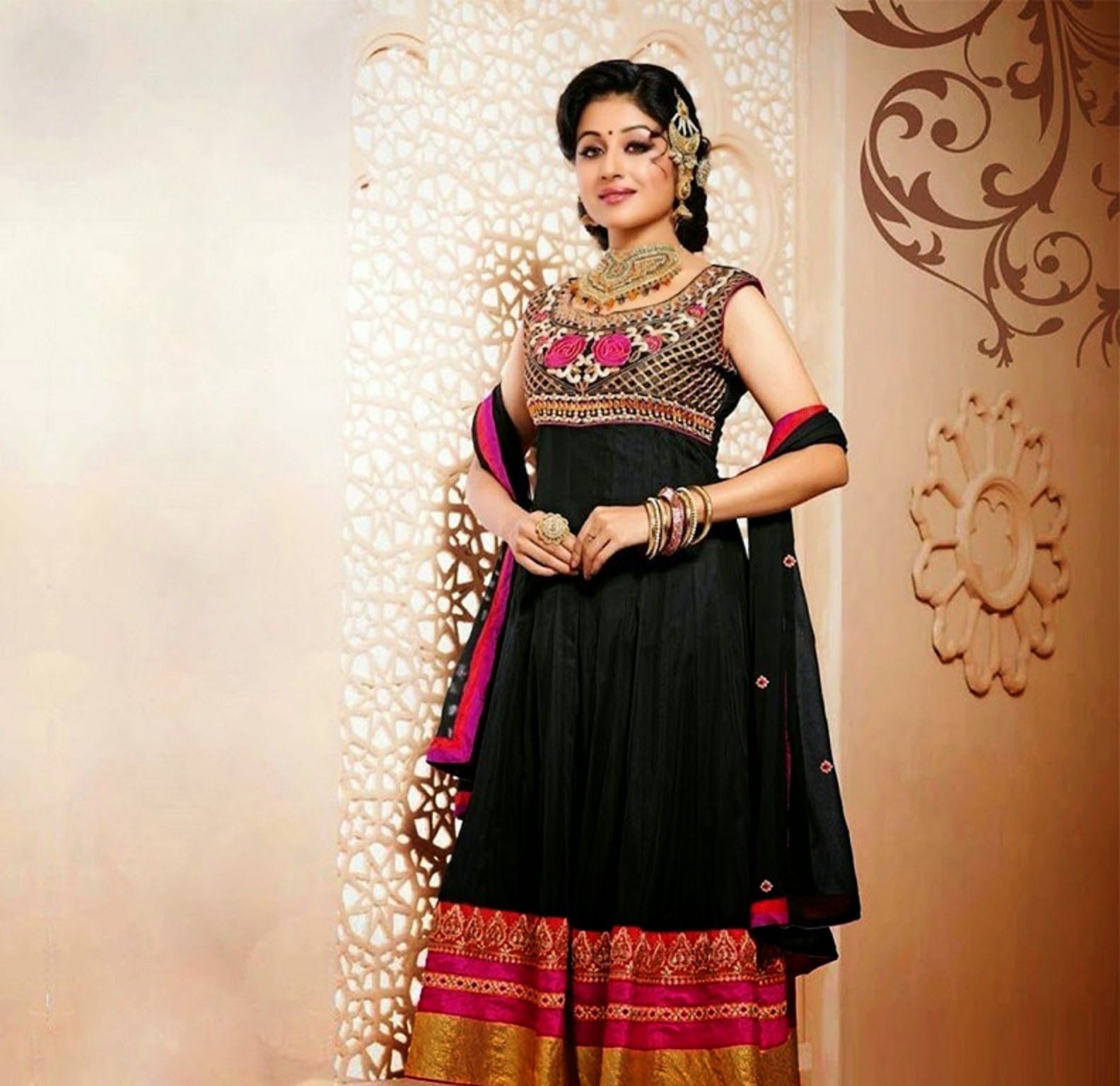 1584x1536 FREE ALL HD WALLPAPERS DOWNLOAD: Very Smart Paridhi Sharma Image Download