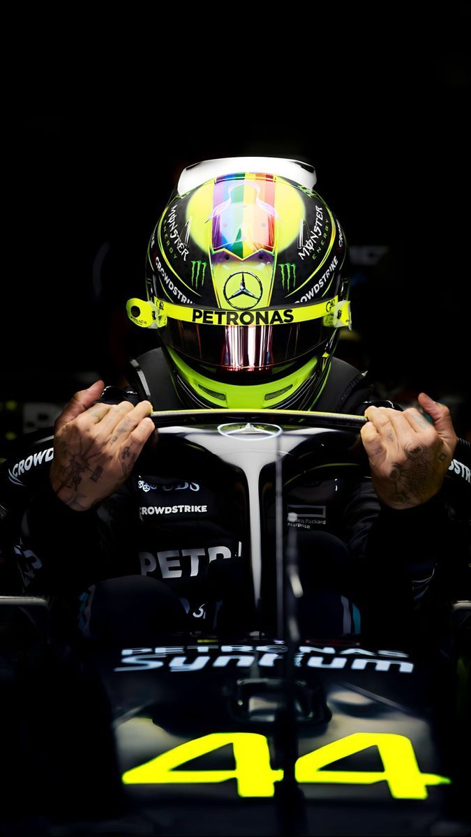 675x1200 lewis hamilton lockscreen