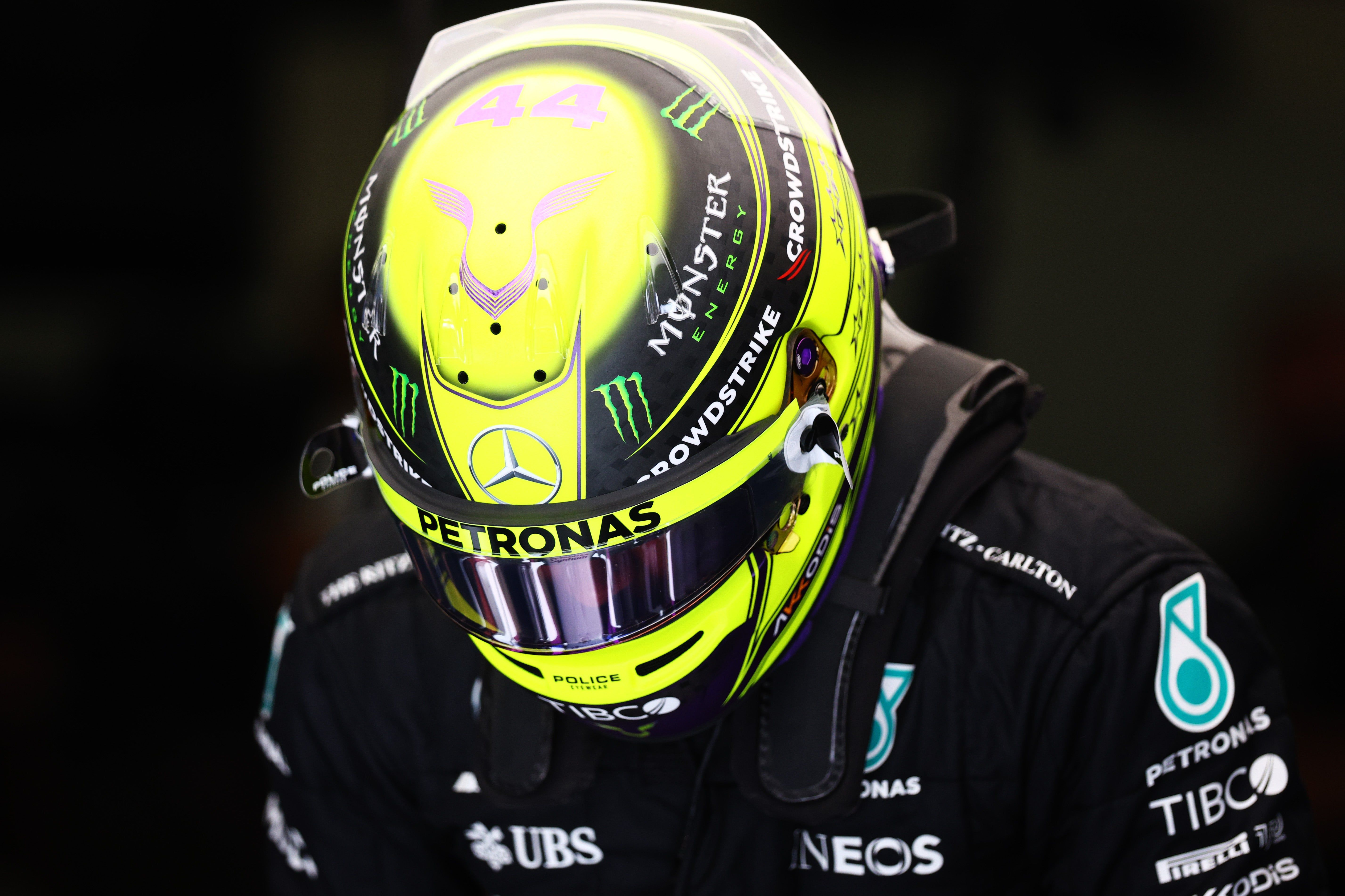 5709x3805 Lewis Hamilton explains new yellow helmet for 2022 F1 season