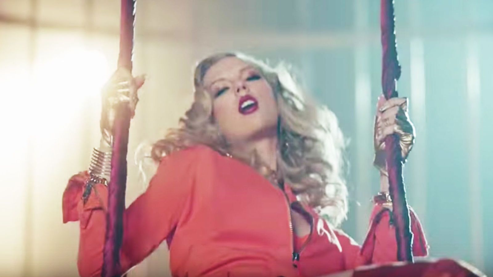 1600x900 Taylor Swift's Look What You Made Me Do Music Video Drops.Swift Reputation First Single Music Video