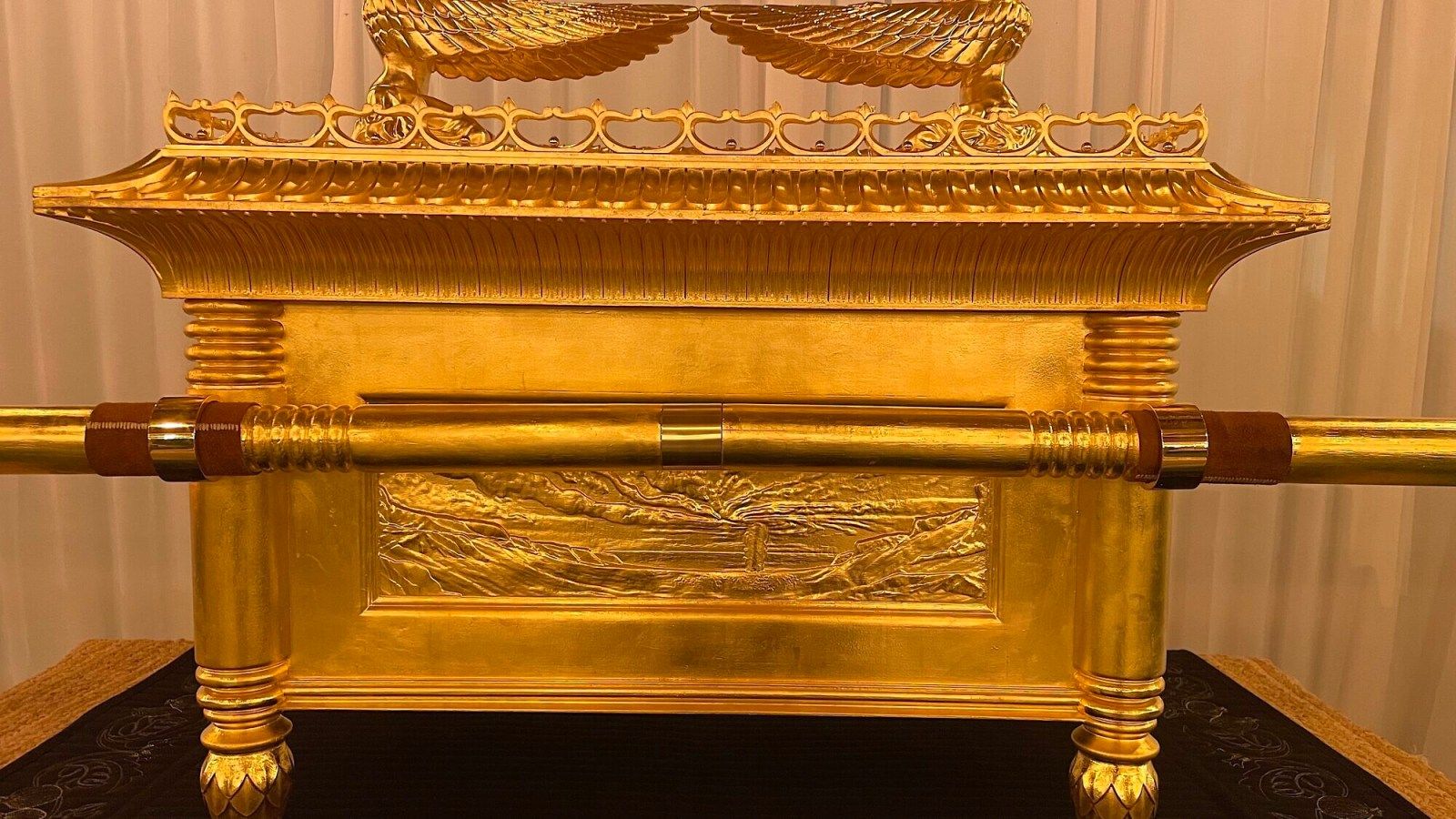 1600x900 Ark of the Covenant replica displayed in Jerusalem