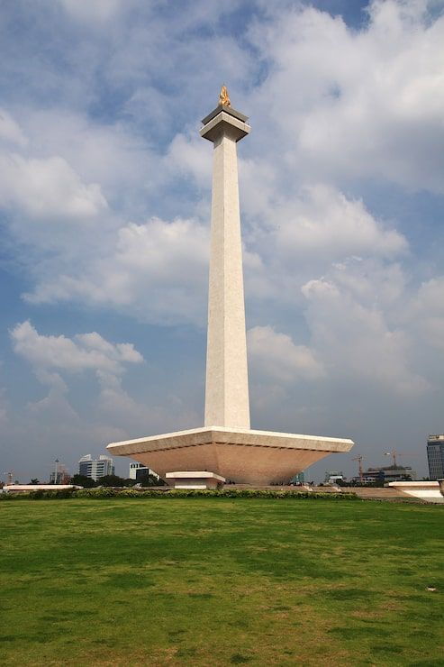 493x740 Monumen Nasional Photo Free High Quality Picture