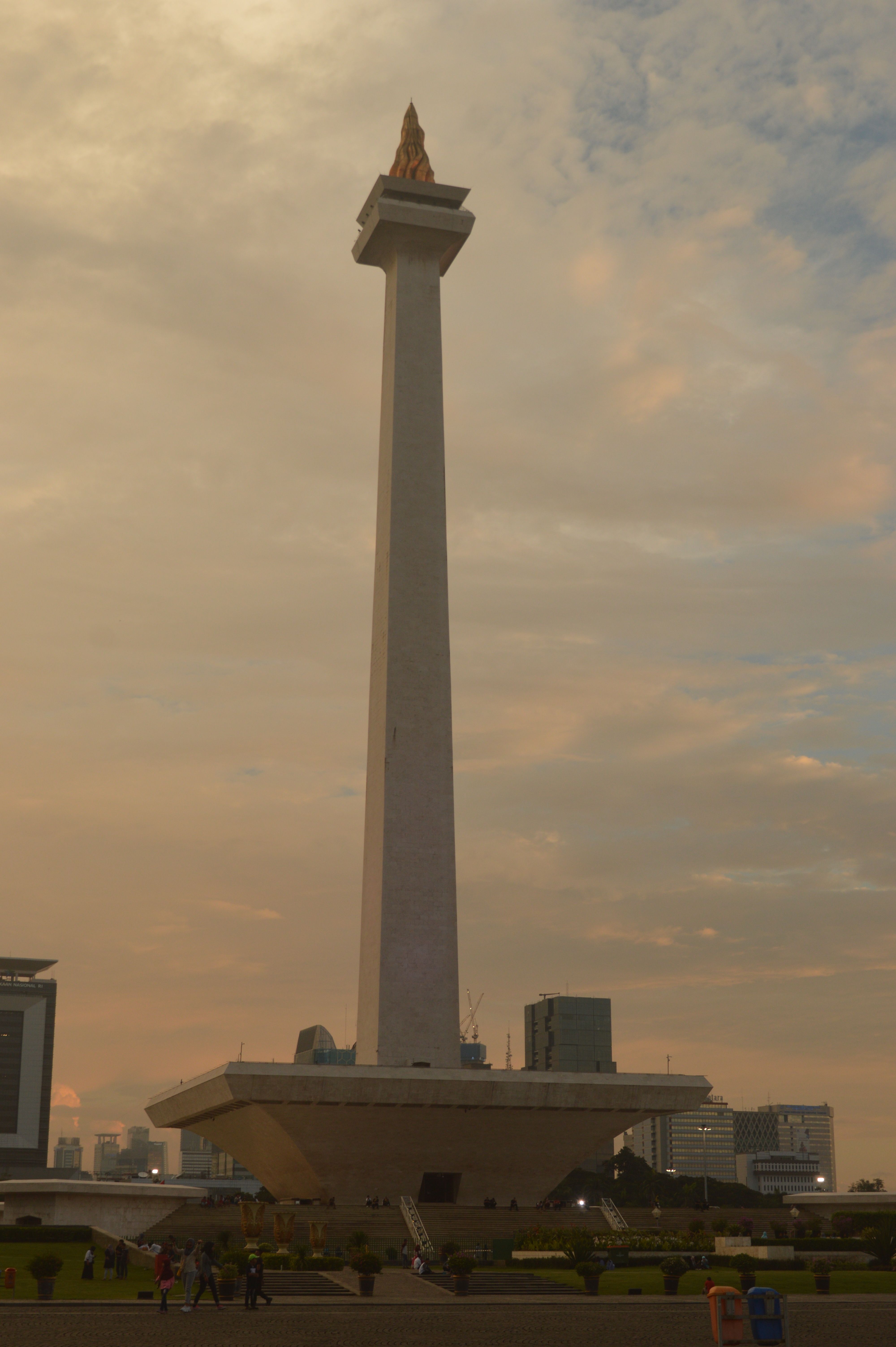 4000x6016 Monas in Jakarta · Free