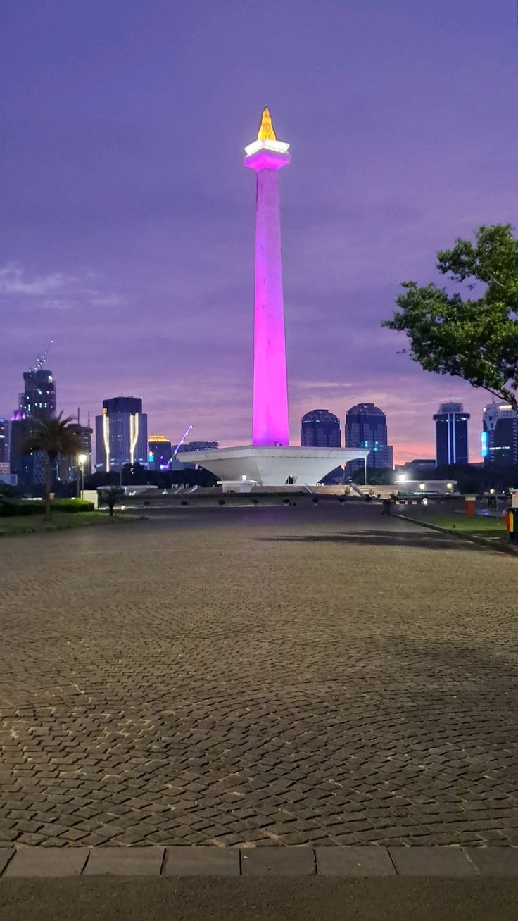 736x1308 monas monumen nasional jakarta
