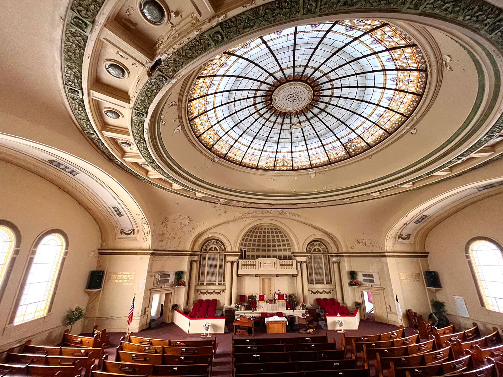 1600x1200 Urban spelunking: Second Church of Christ Scientist / St. Luke, now