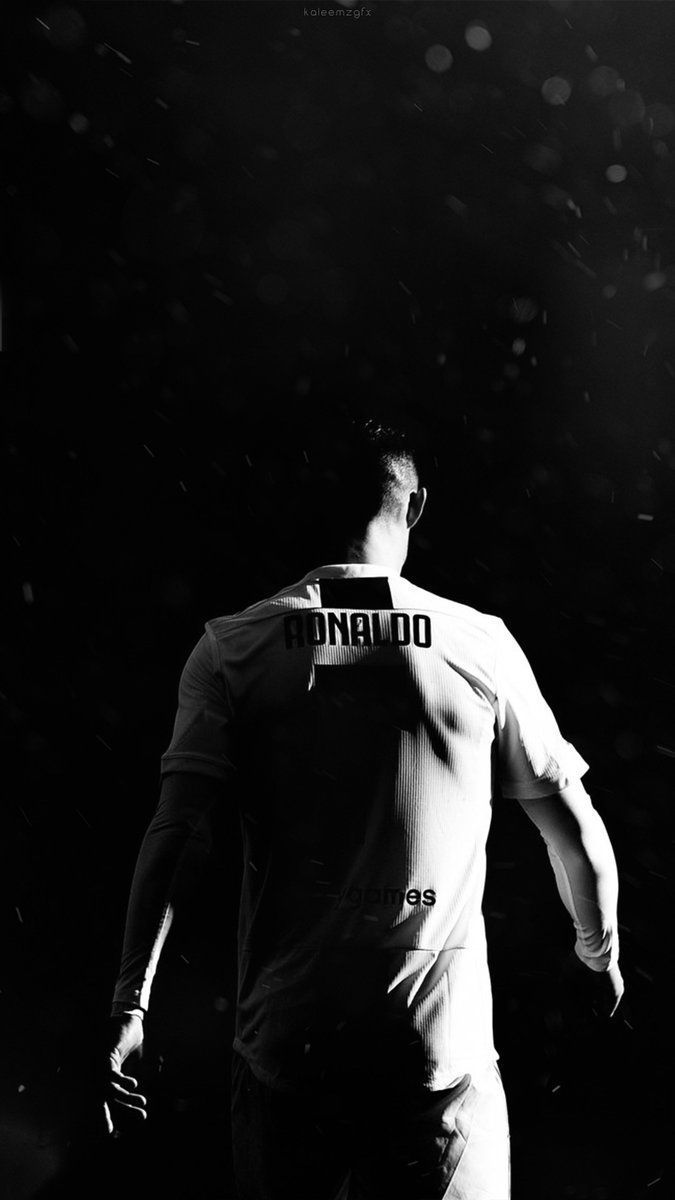 675x1200 Cristiano Ronaldo Wallpaper
