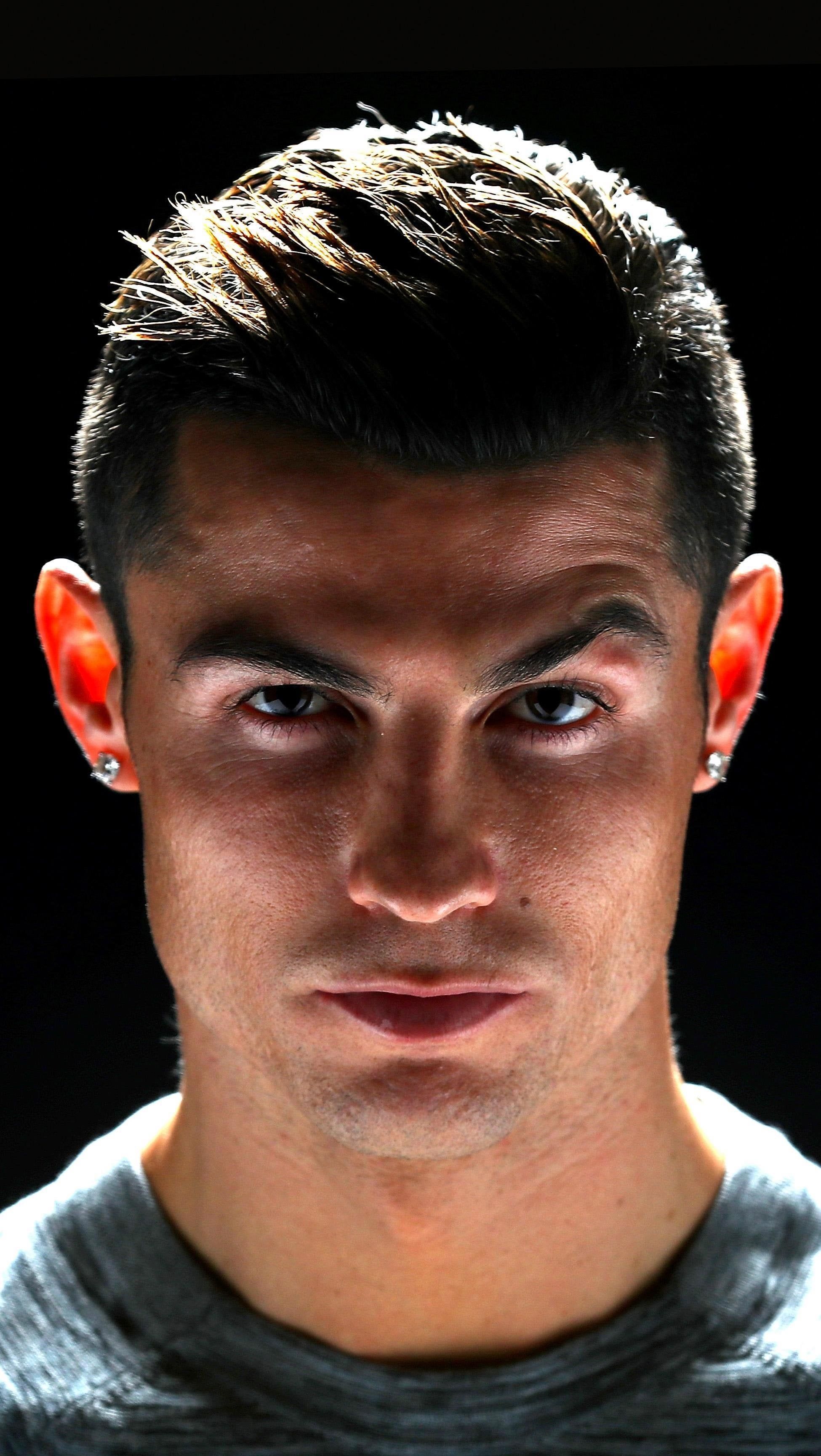 1950x3456 Cristiano Ronaldo Wallpaper 4K for iPhone and Mobile Phone