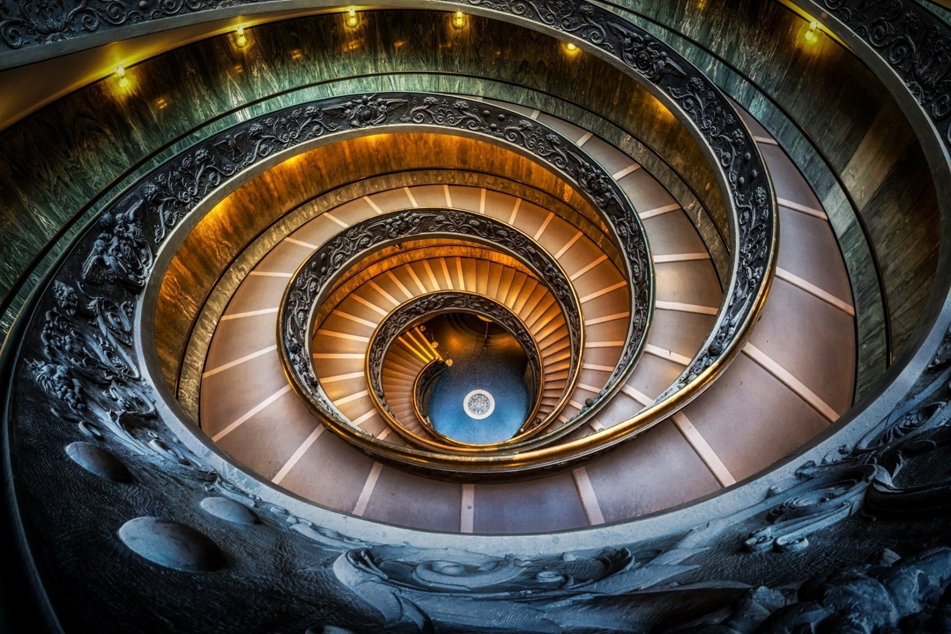 1920x1280 Mesmerizing Spiral Staircase HD Wallpaper