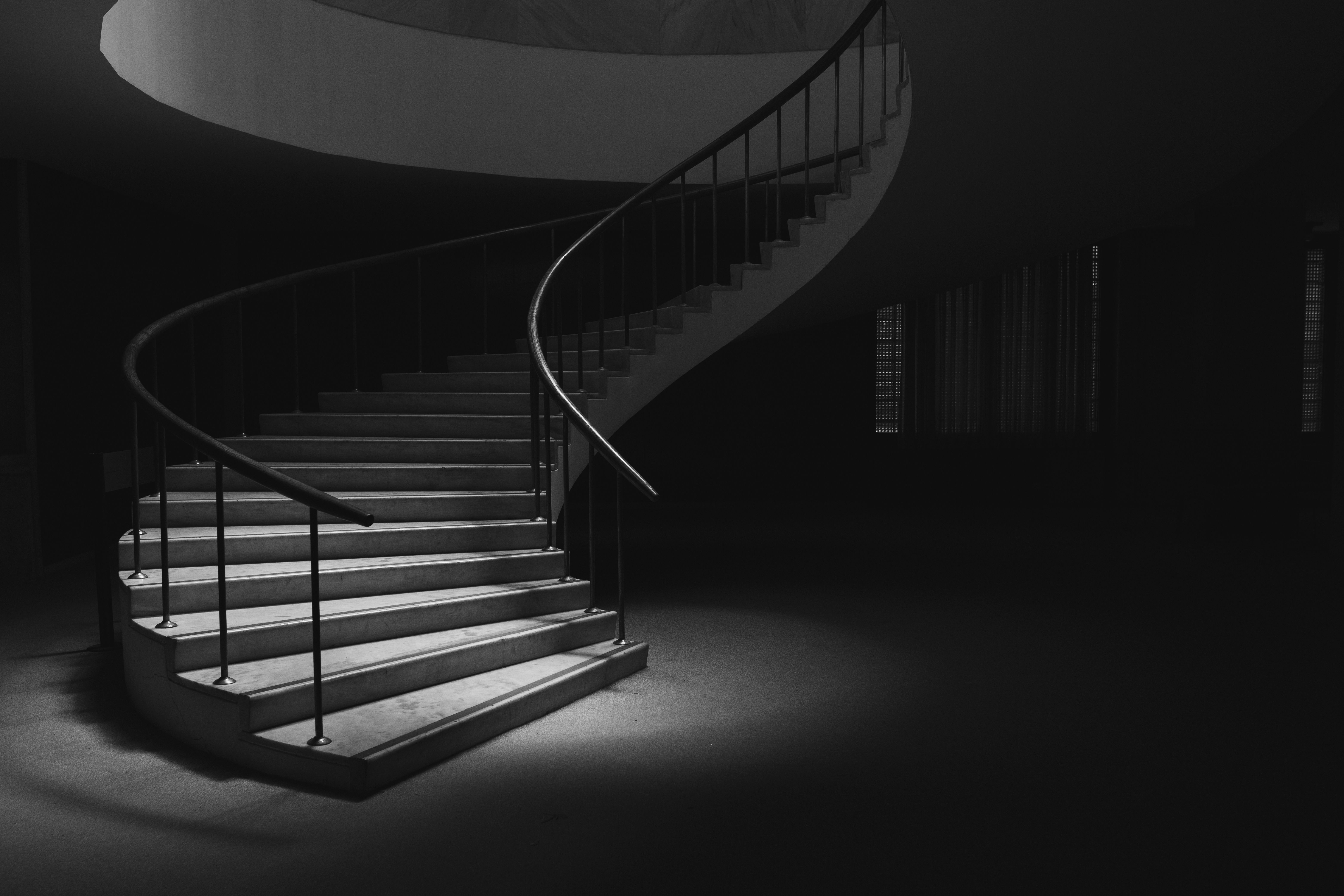 6240x4160 A Spiral Staircase in Black and White Photo · Free