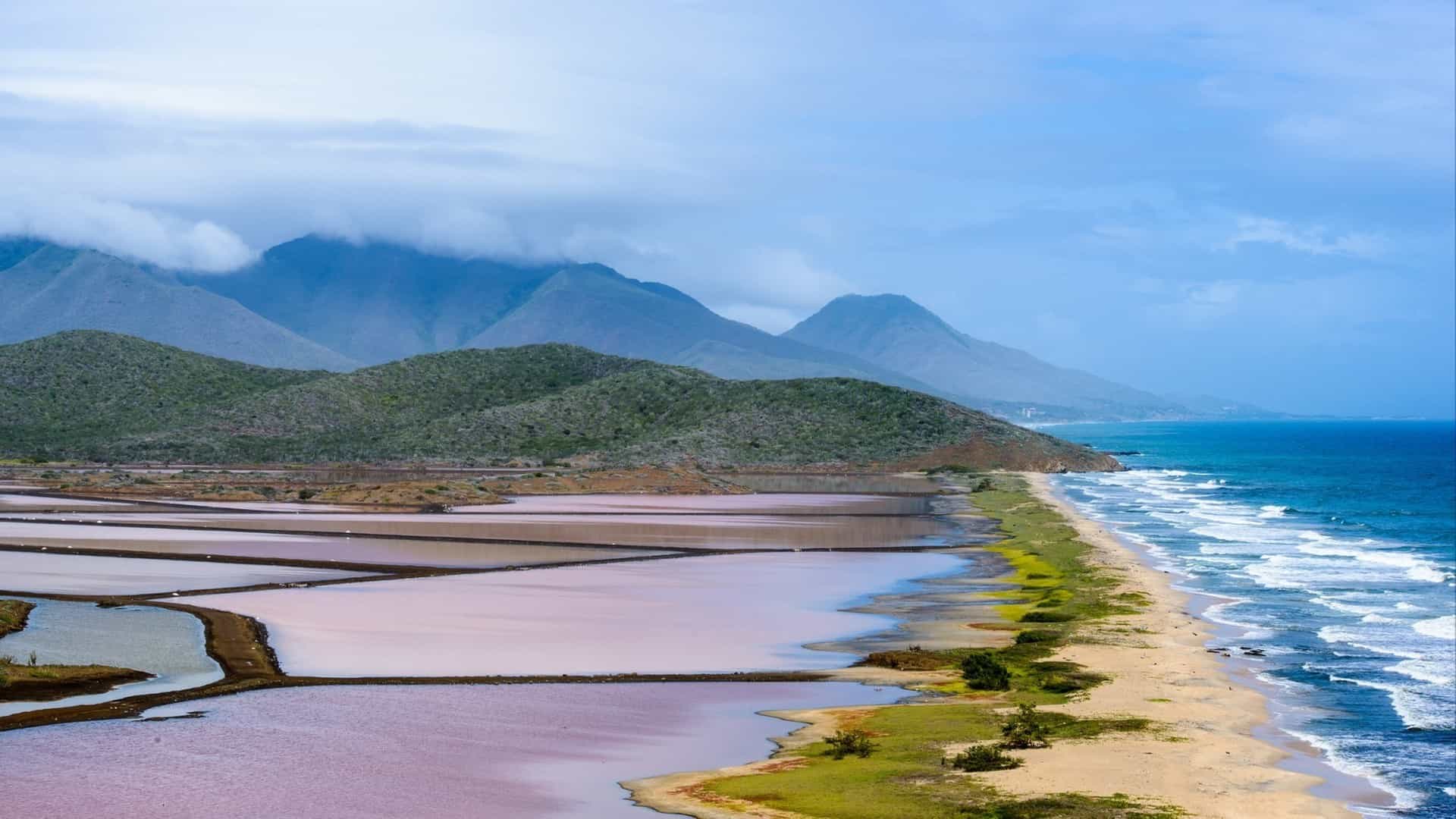1920x1080 Luxury Yacht Rental in Venezuela