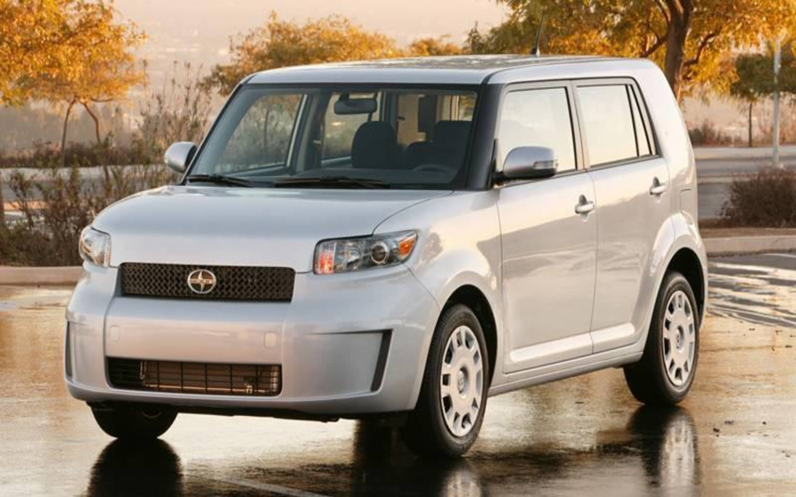 2560x1600 Scion xB: The box gets bigger for 2008