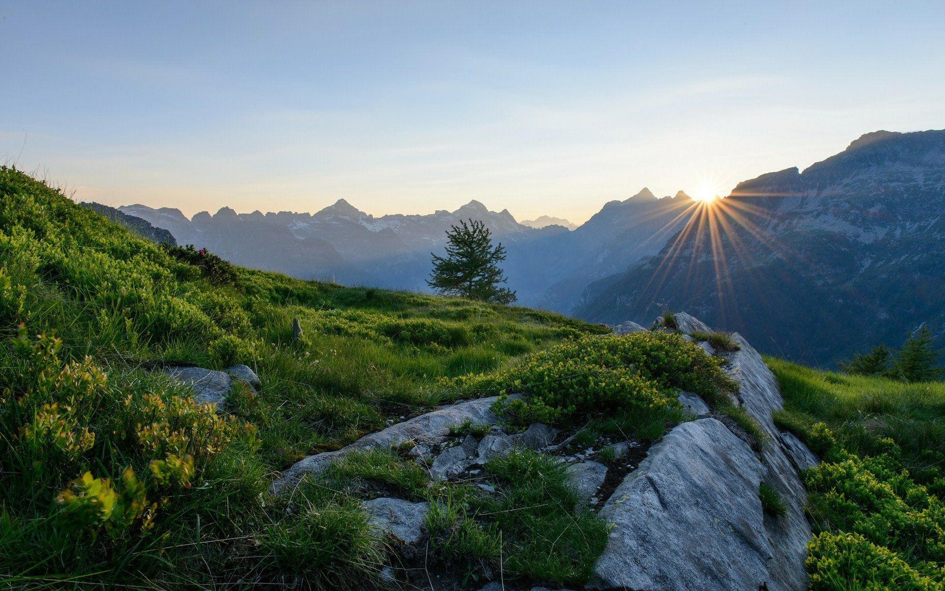 1920x1200 Sunrise Over the Swiss Alps