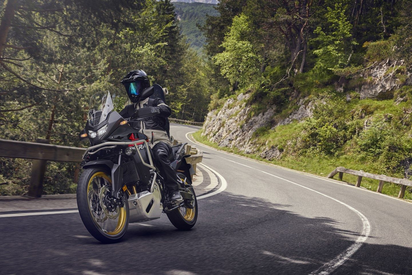 1440x960 Honda update Hornet and Transalp 750s with new look and tech