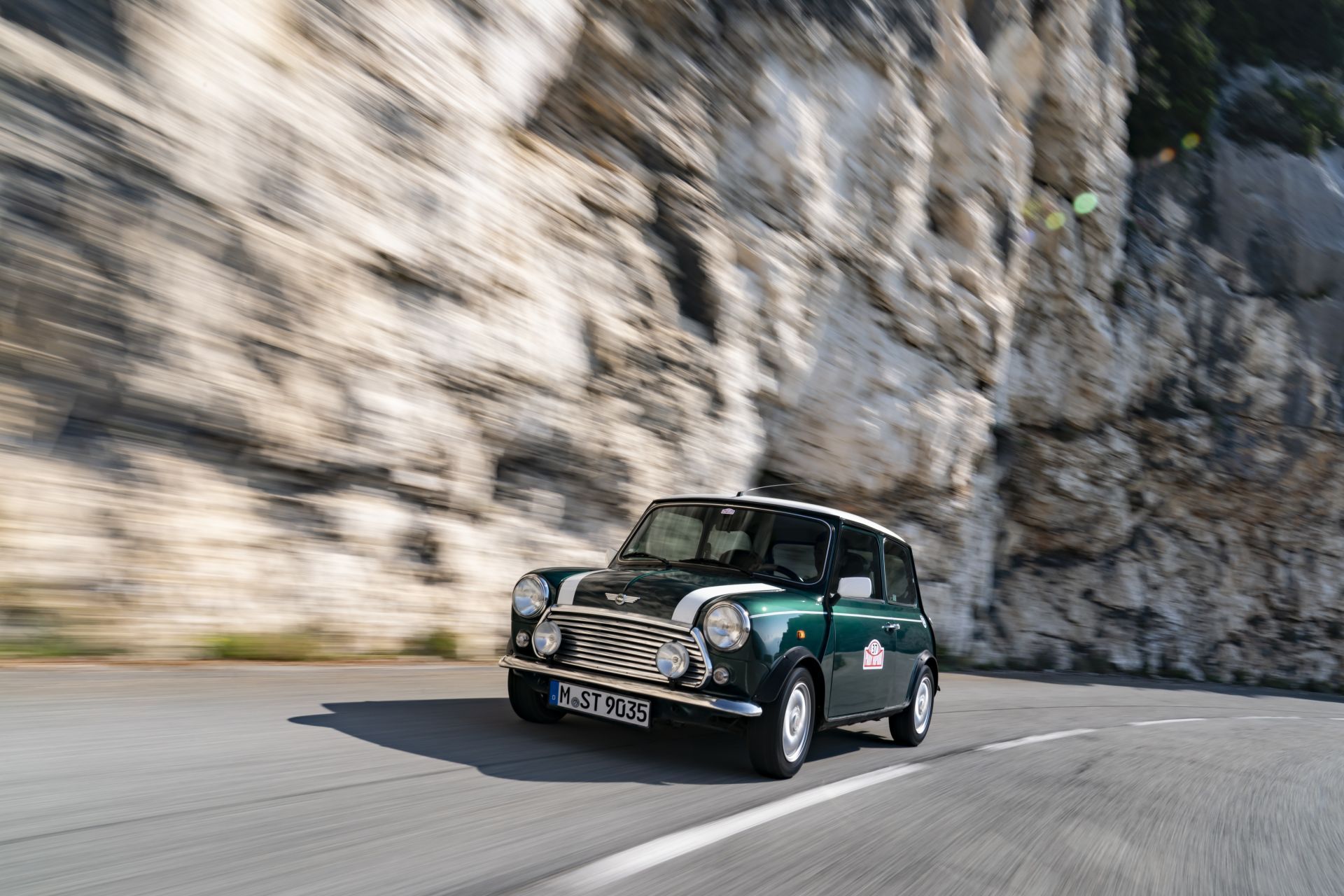 1920x1280 This Classic Mini Cooper With 1.6L Honda Engine is Awesome