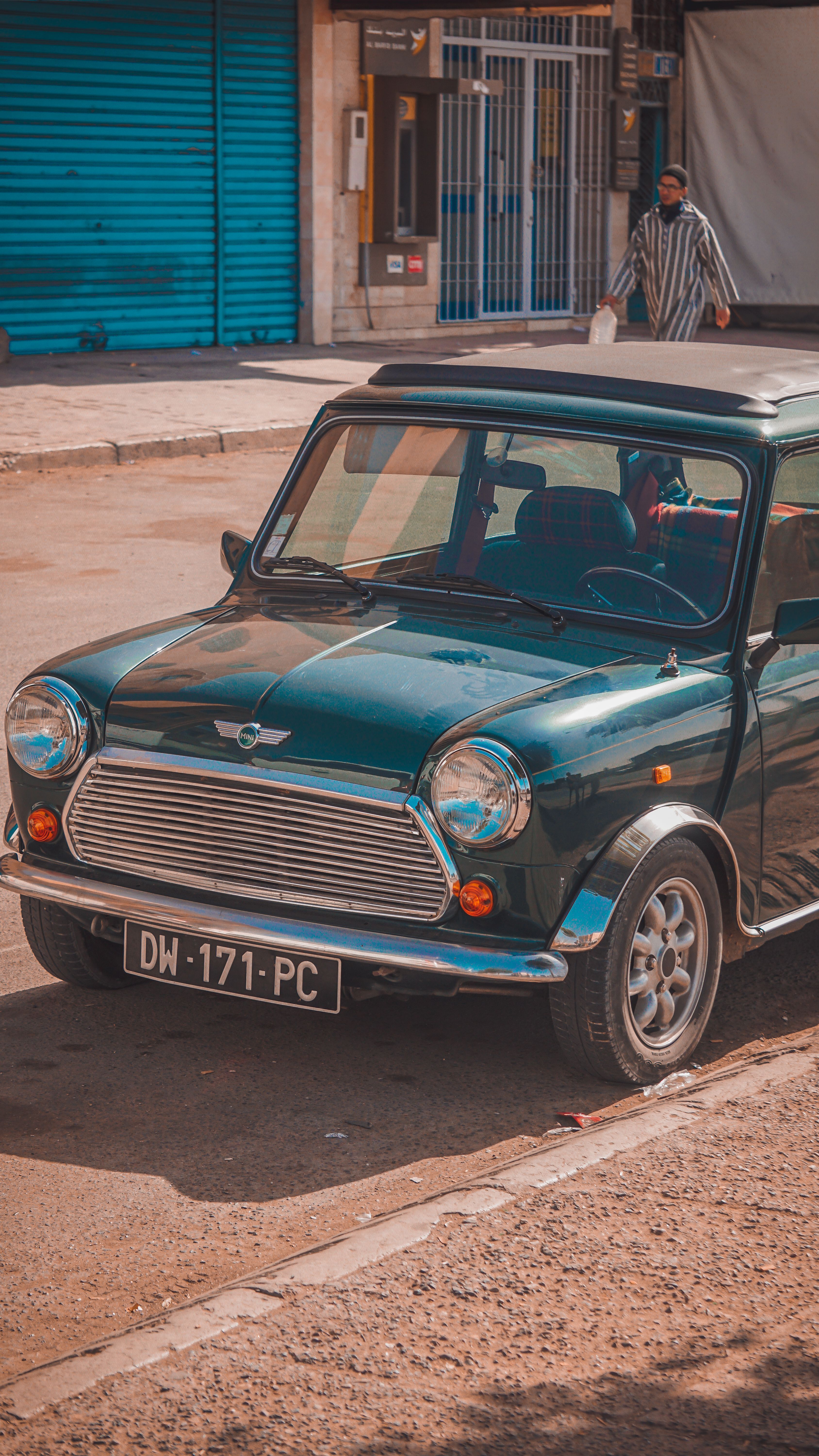 3376x6000 Classic Mini Cooper Car · Free