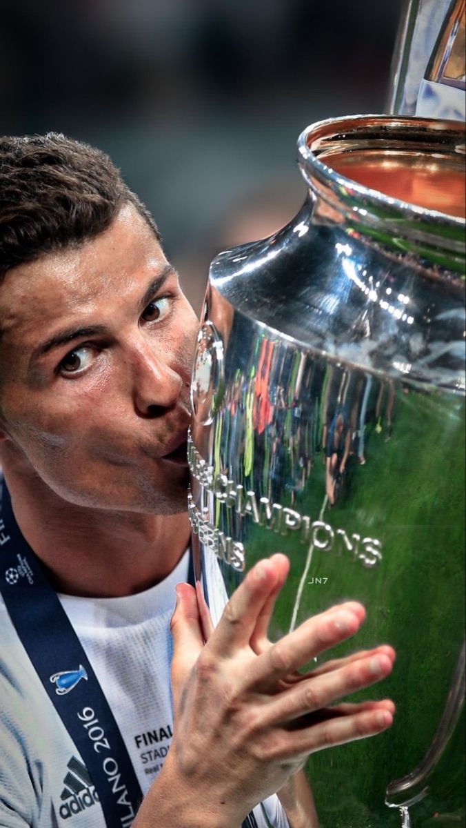 676x1200 Five times UCL winner