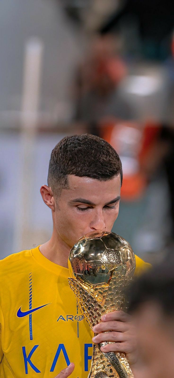 736x1593 Cristiano Ronaldo With First Al Nassr Trophy Wallpaper HD