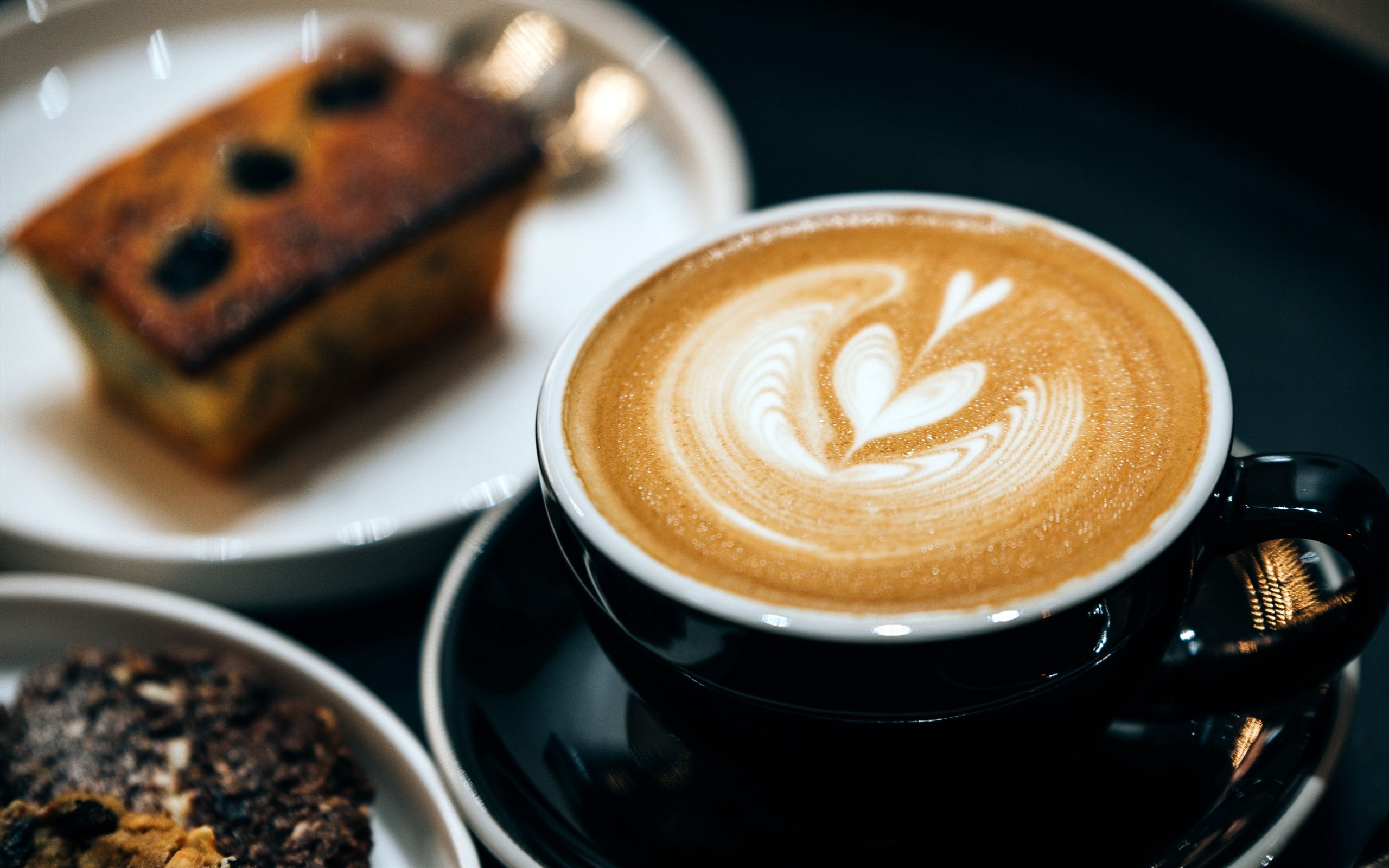 2560x1600 Delicious cake black mocha coffee photo