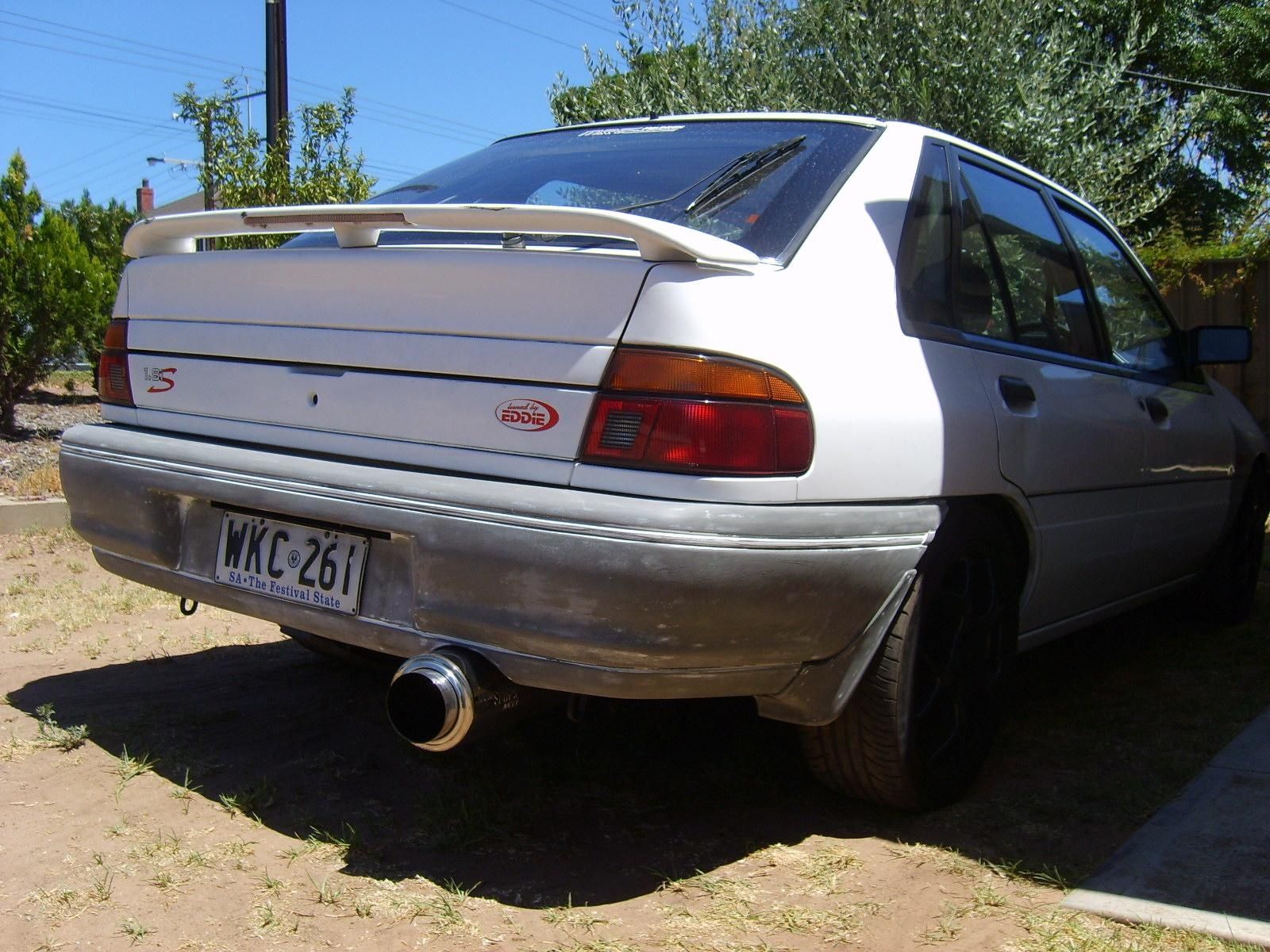 1600x1200 Ford Laser: Prices, Reviews & Picture
